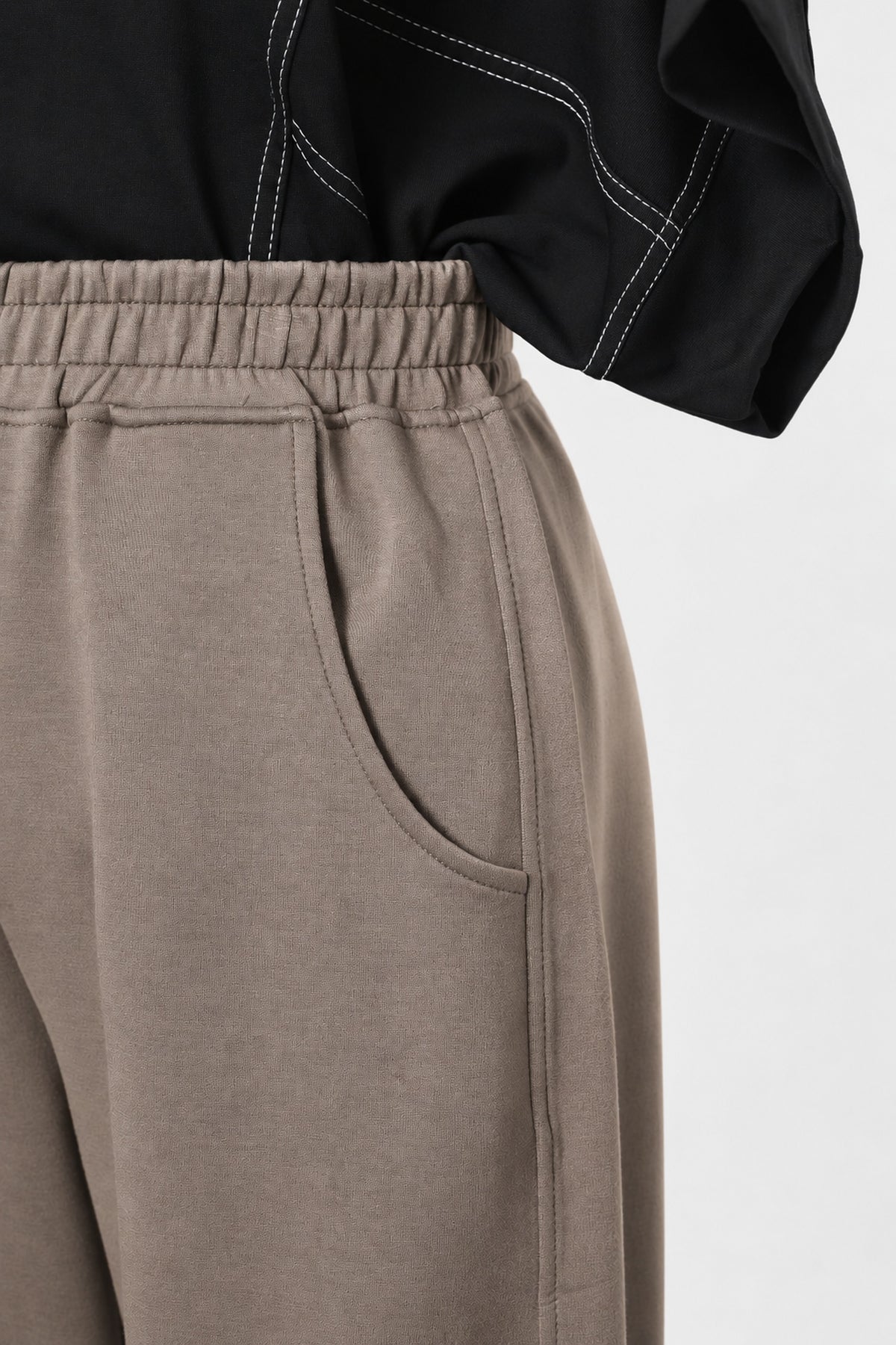 JOY - Anywhere Pants in Olive Green