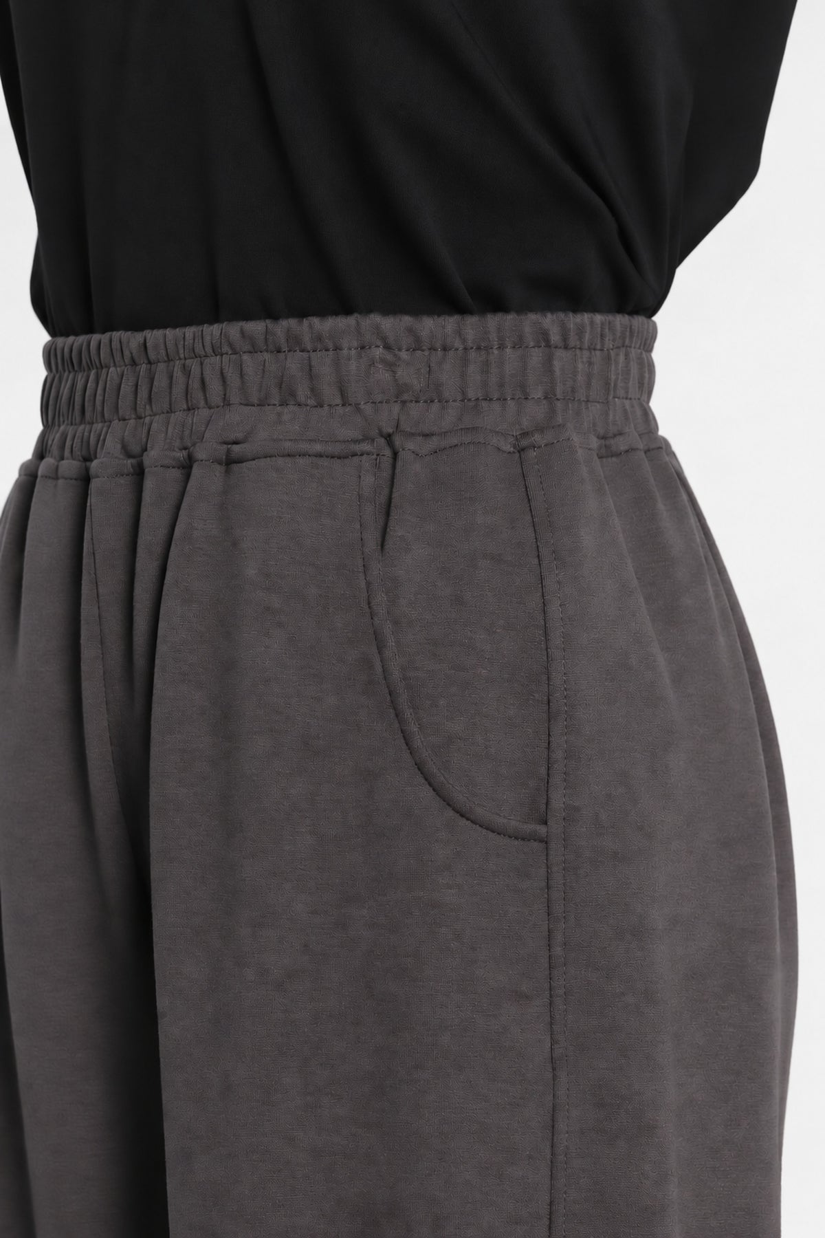 JOY - Anywhere Pants in Dark Grey