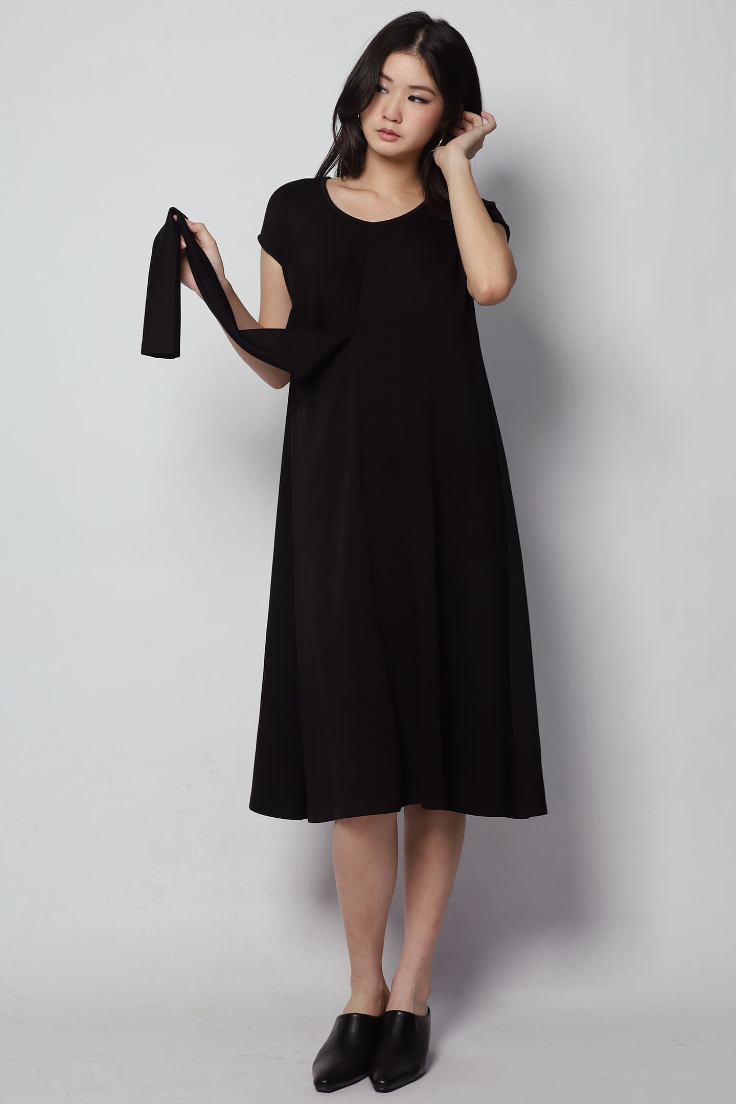 Arisa Tie Dress in Black