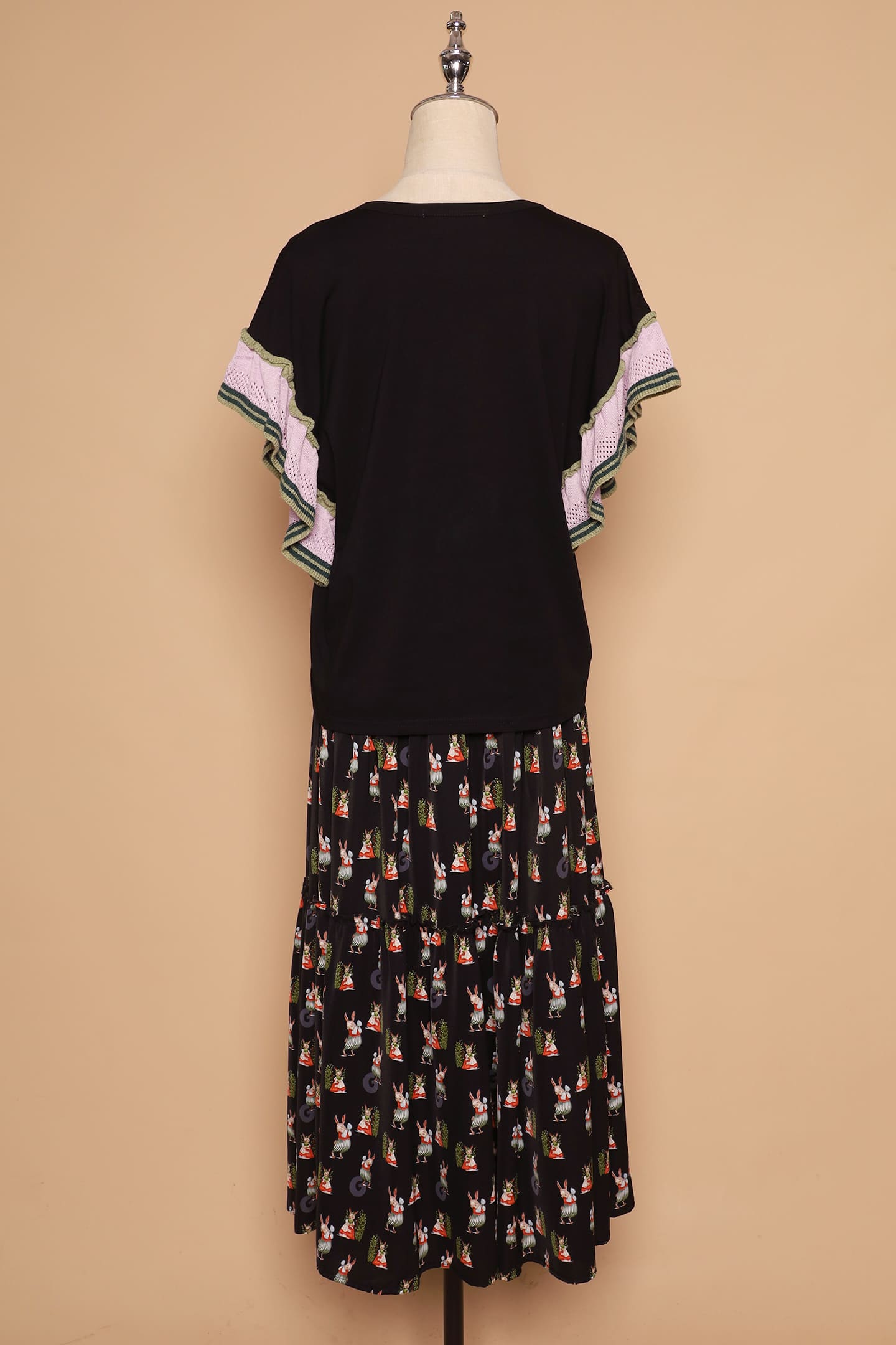 PO - Aurelia Contrast Sleeves Top in Black