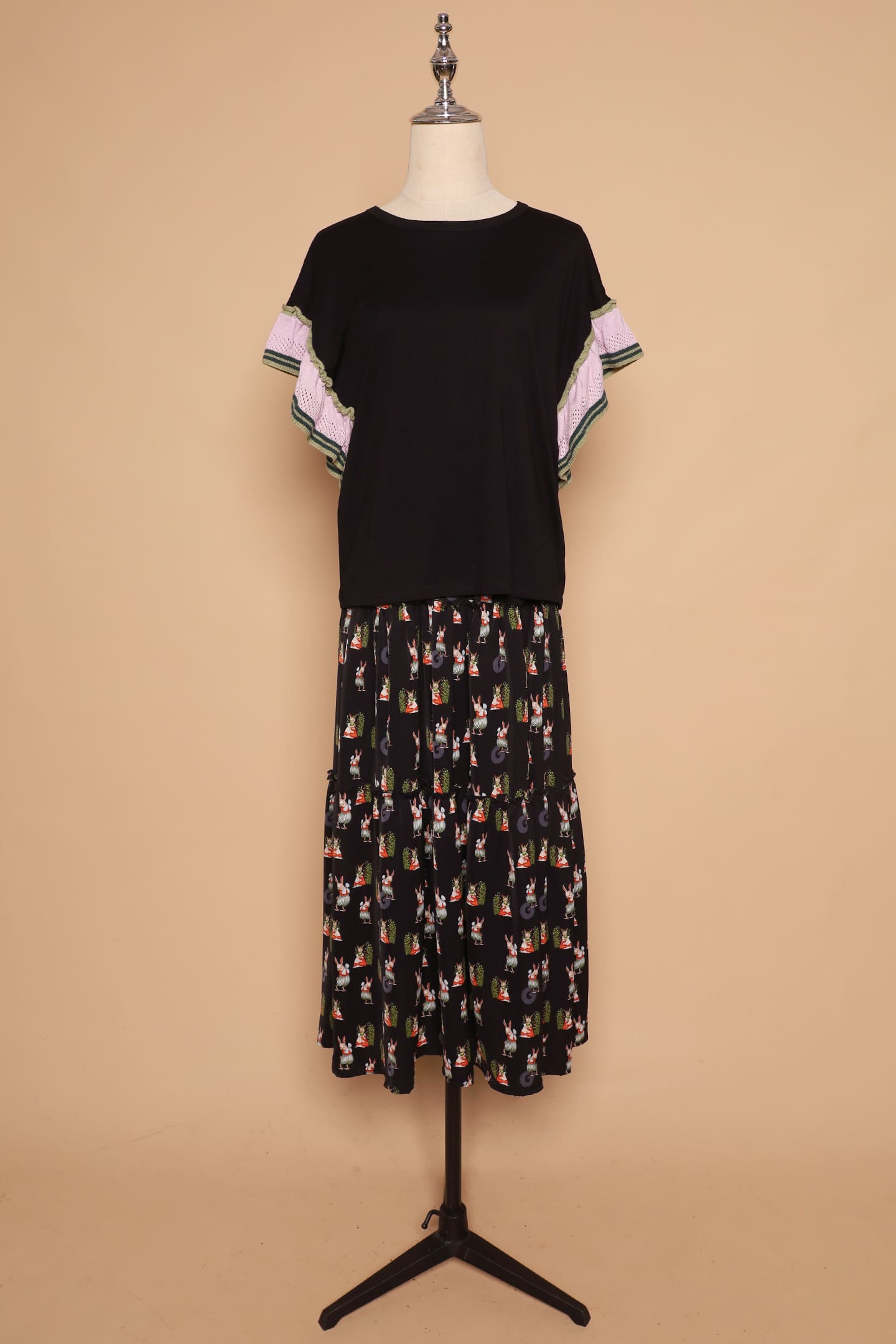 PO - Aurelia Contrast Sleeves Top in Black