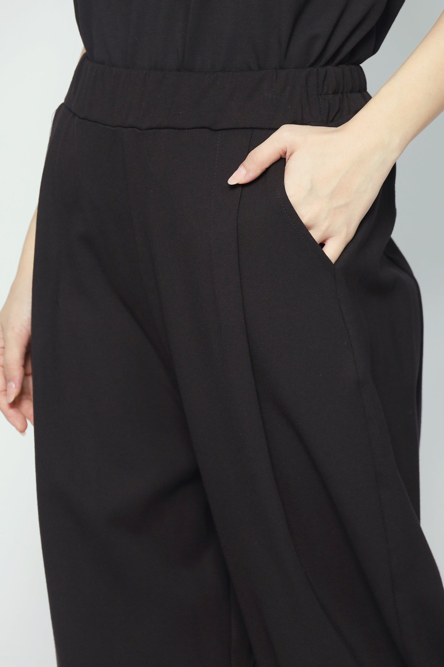 Backorders Cassa Pants in Black