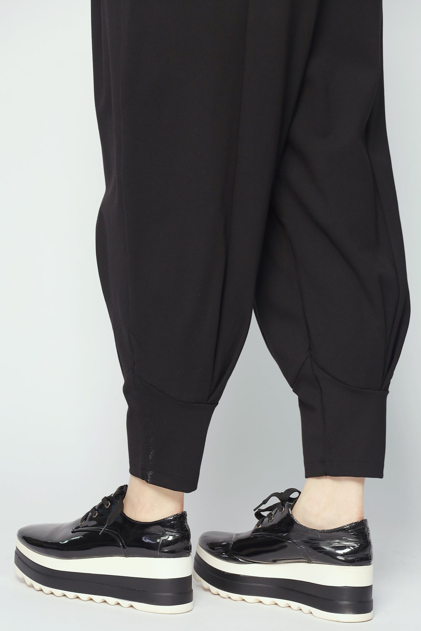 Backorders Cassa Pants in Black