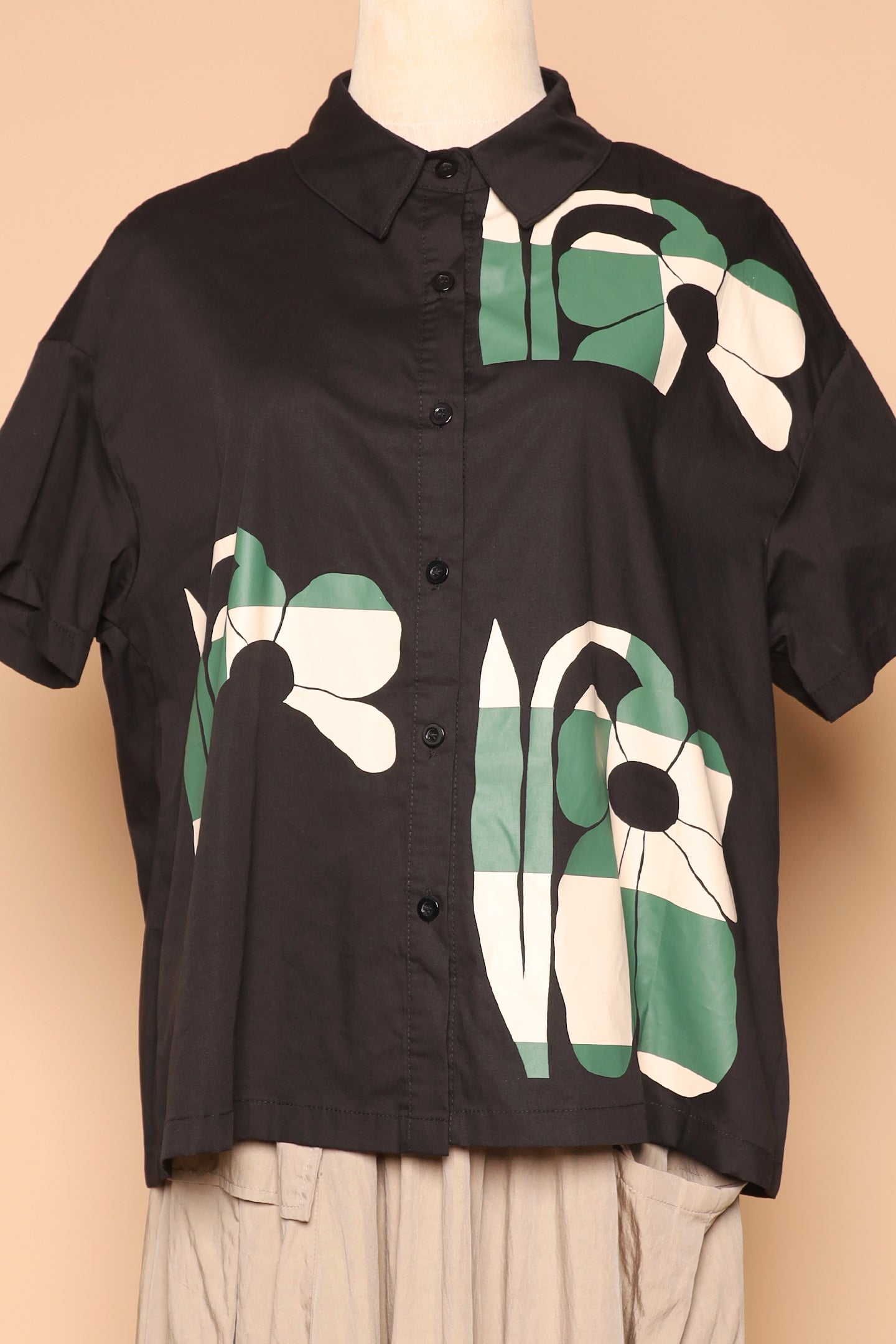 PO - Chow Shirt in Green Geometric