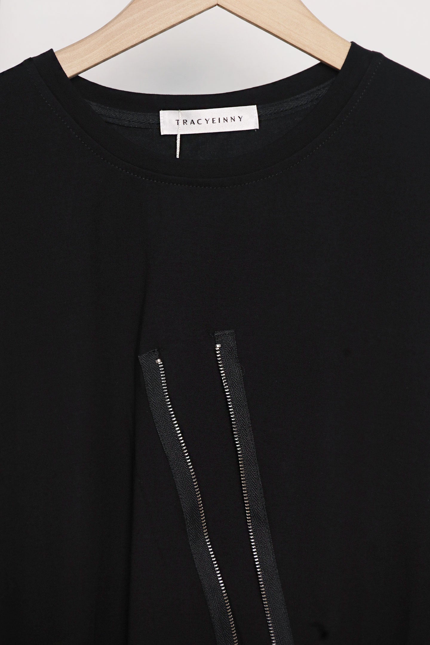 Easy by TE - Cairnhill Zipper Top in Black