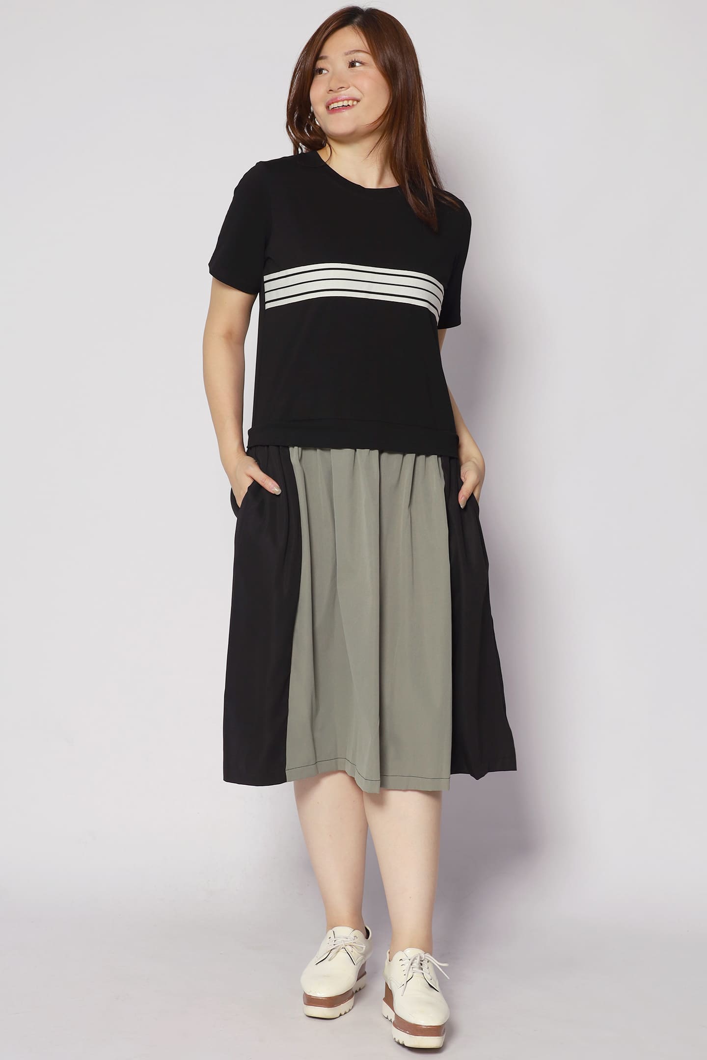 Backorders Cara Dress in Black Green