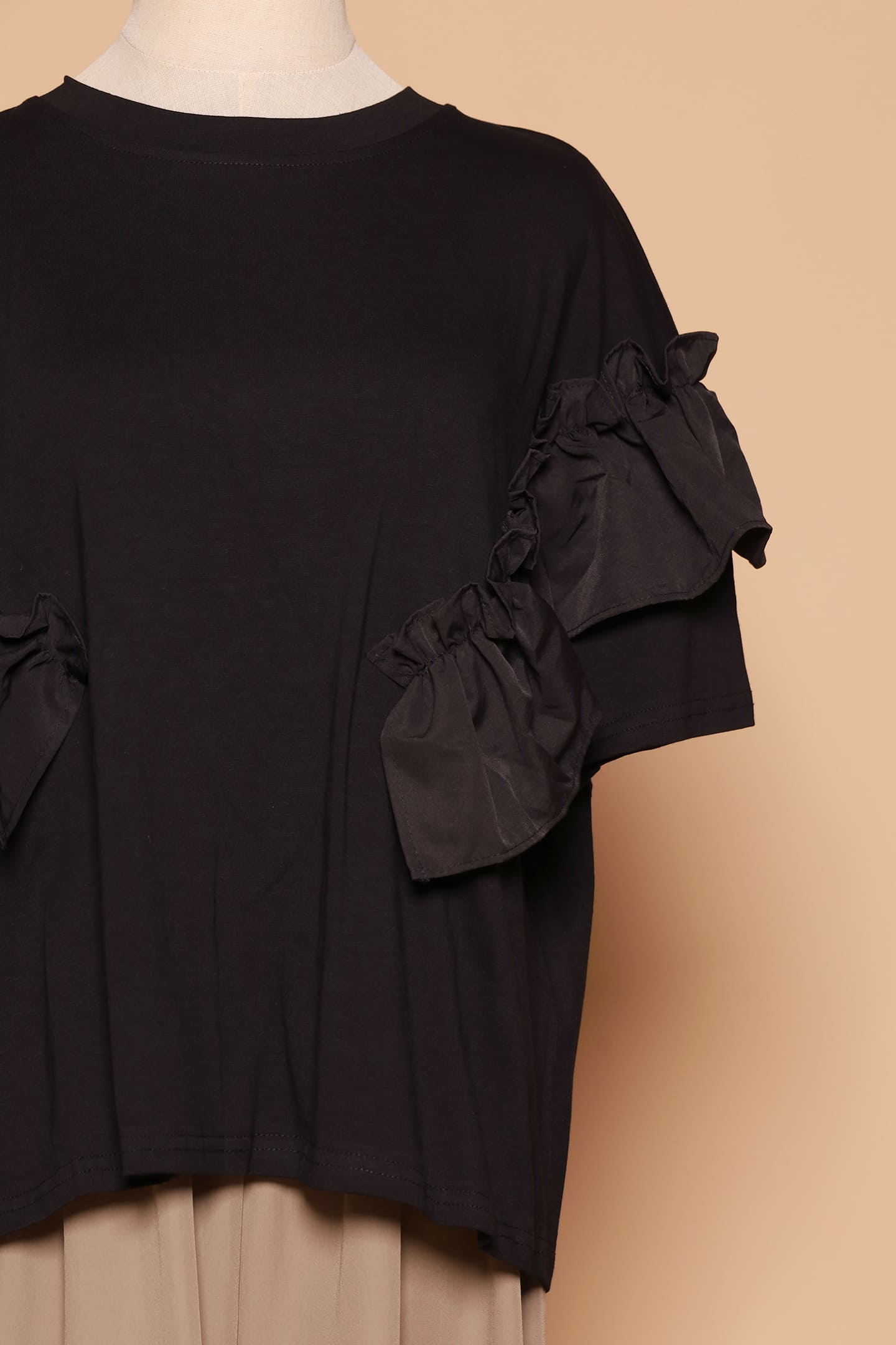 PO - Caran Frill Top in Black