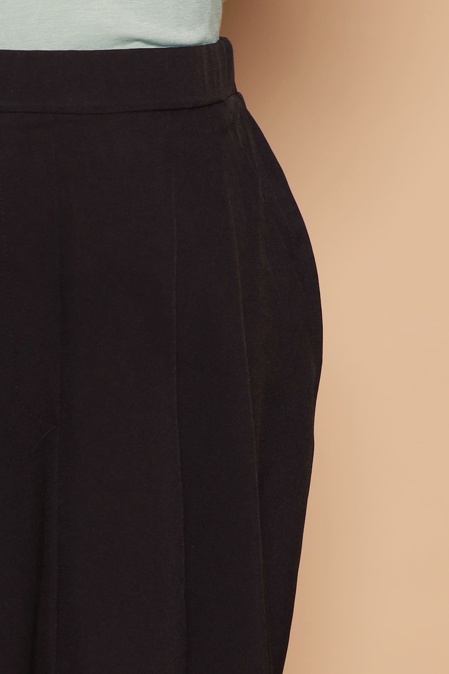 PO - Cyra Slit Skirt in Black