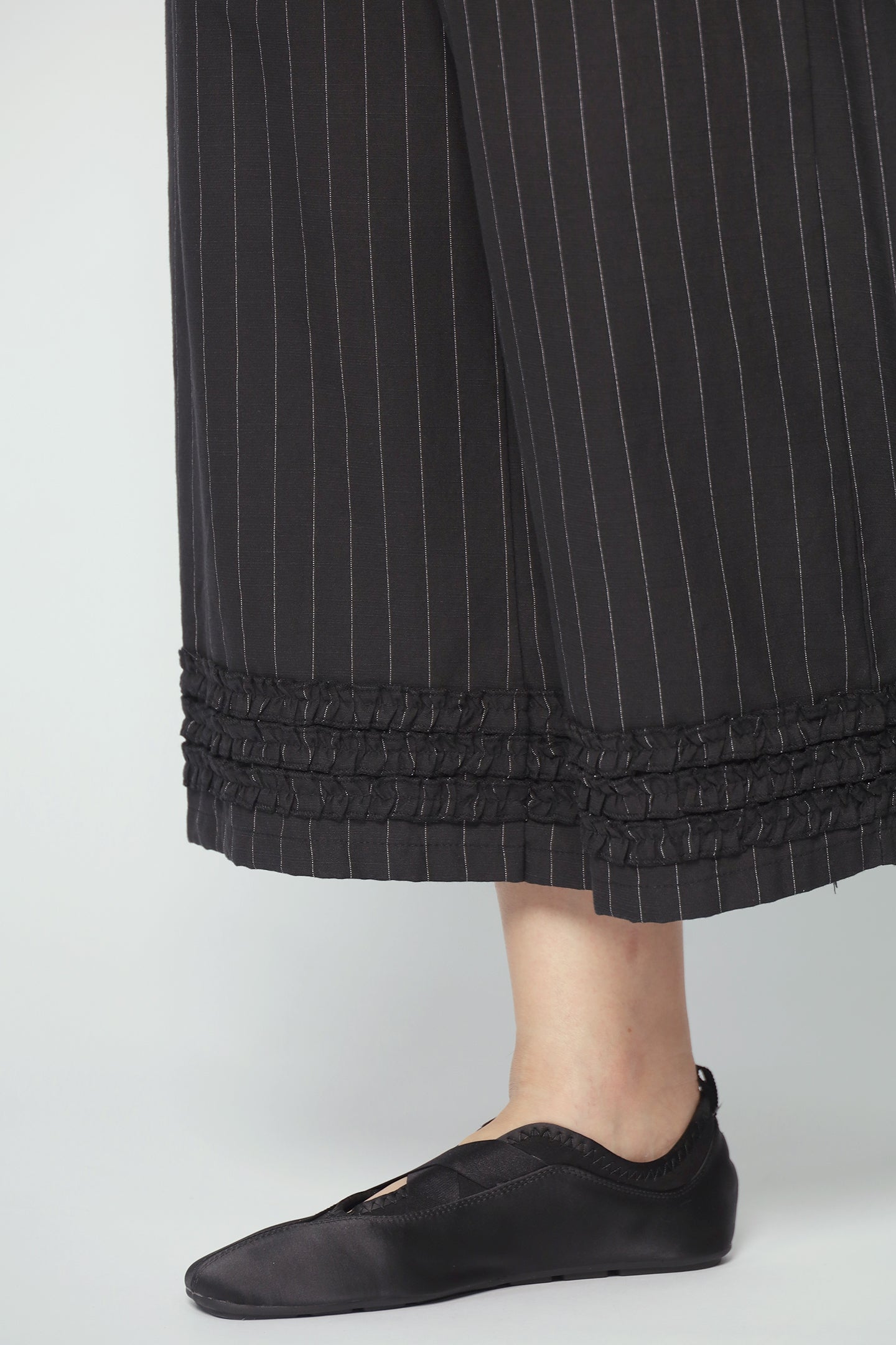 Drae Stripes Frill Pants