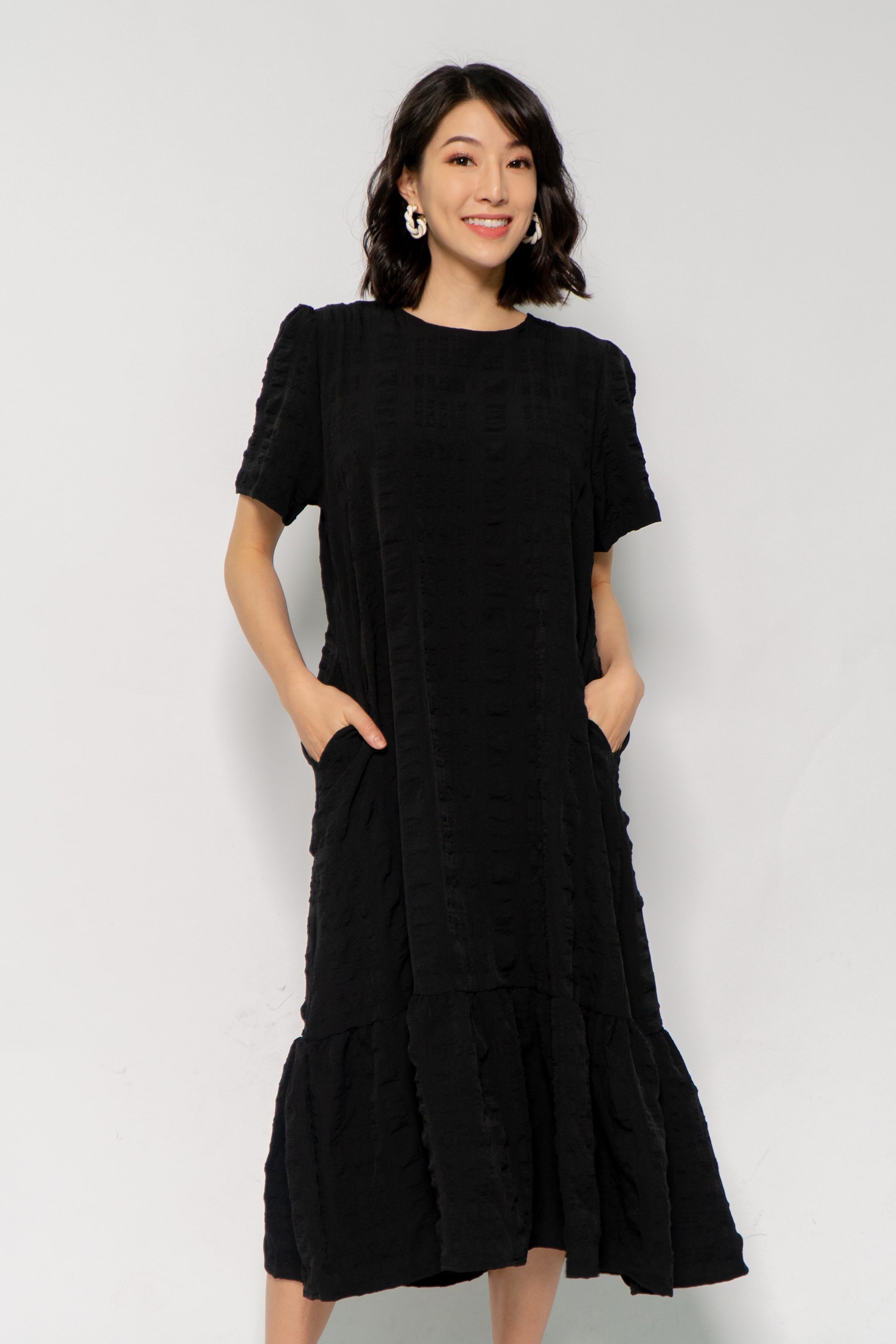 Backorders Xing Textured Dress in Black