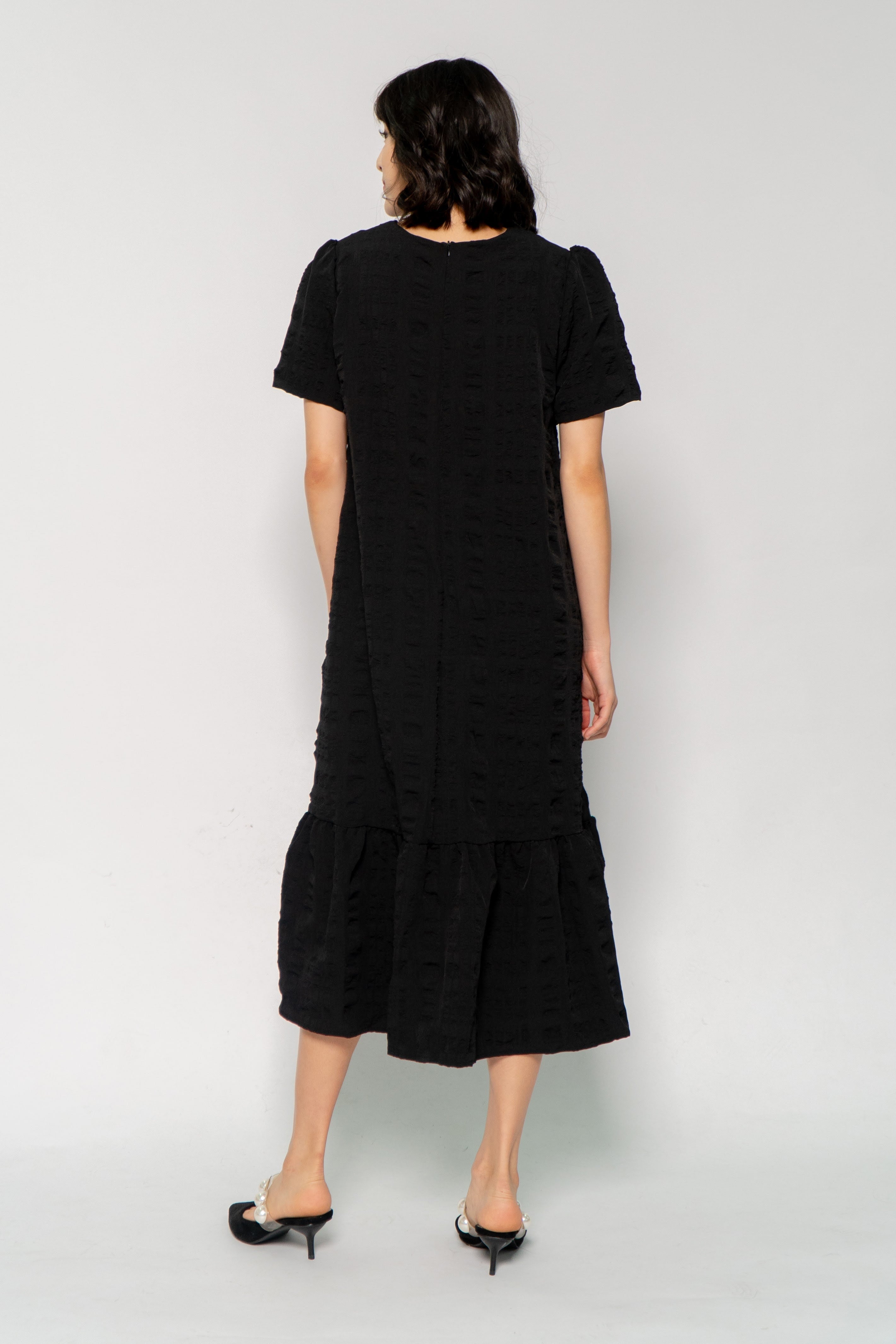 Xing Textured Dress in Black