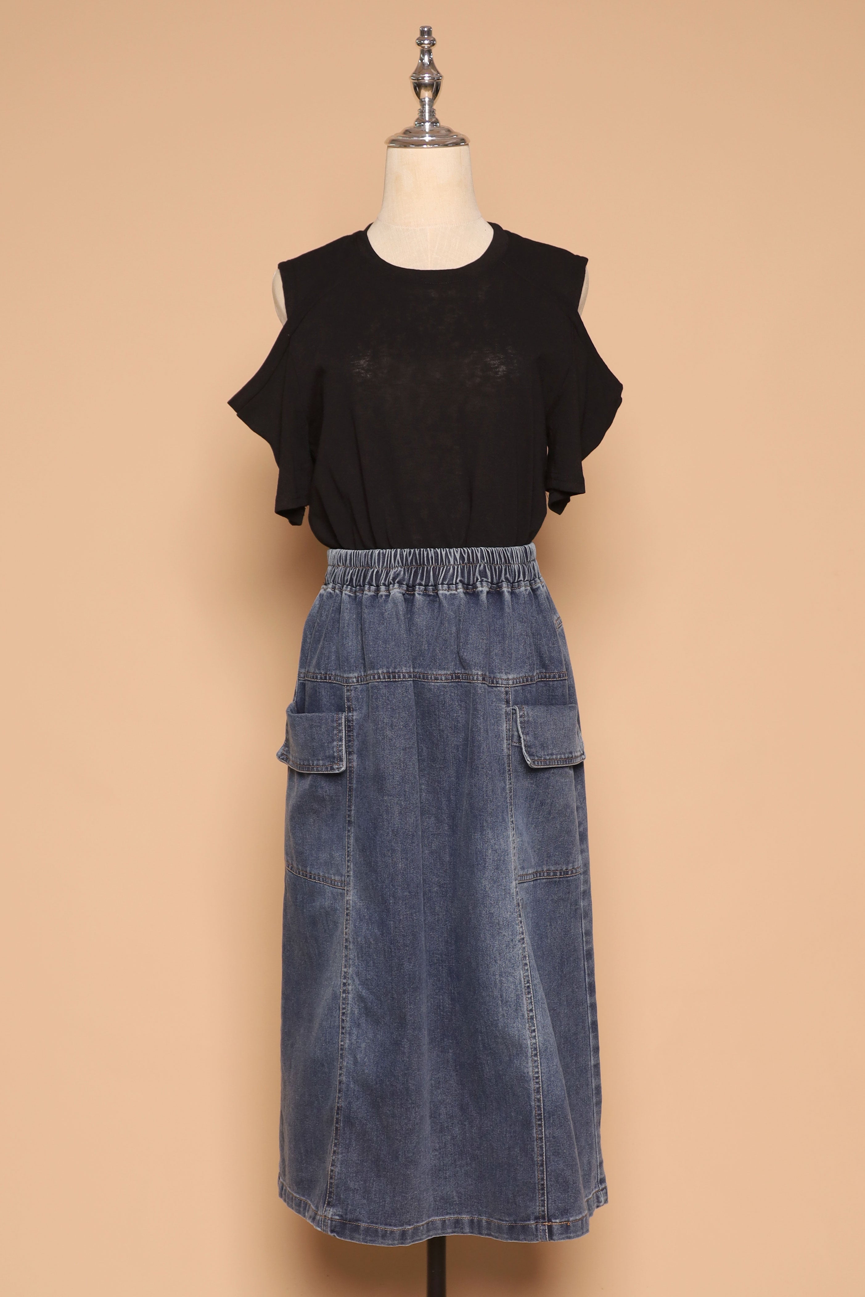 PO - Dew Cold Shoulder Top in Black