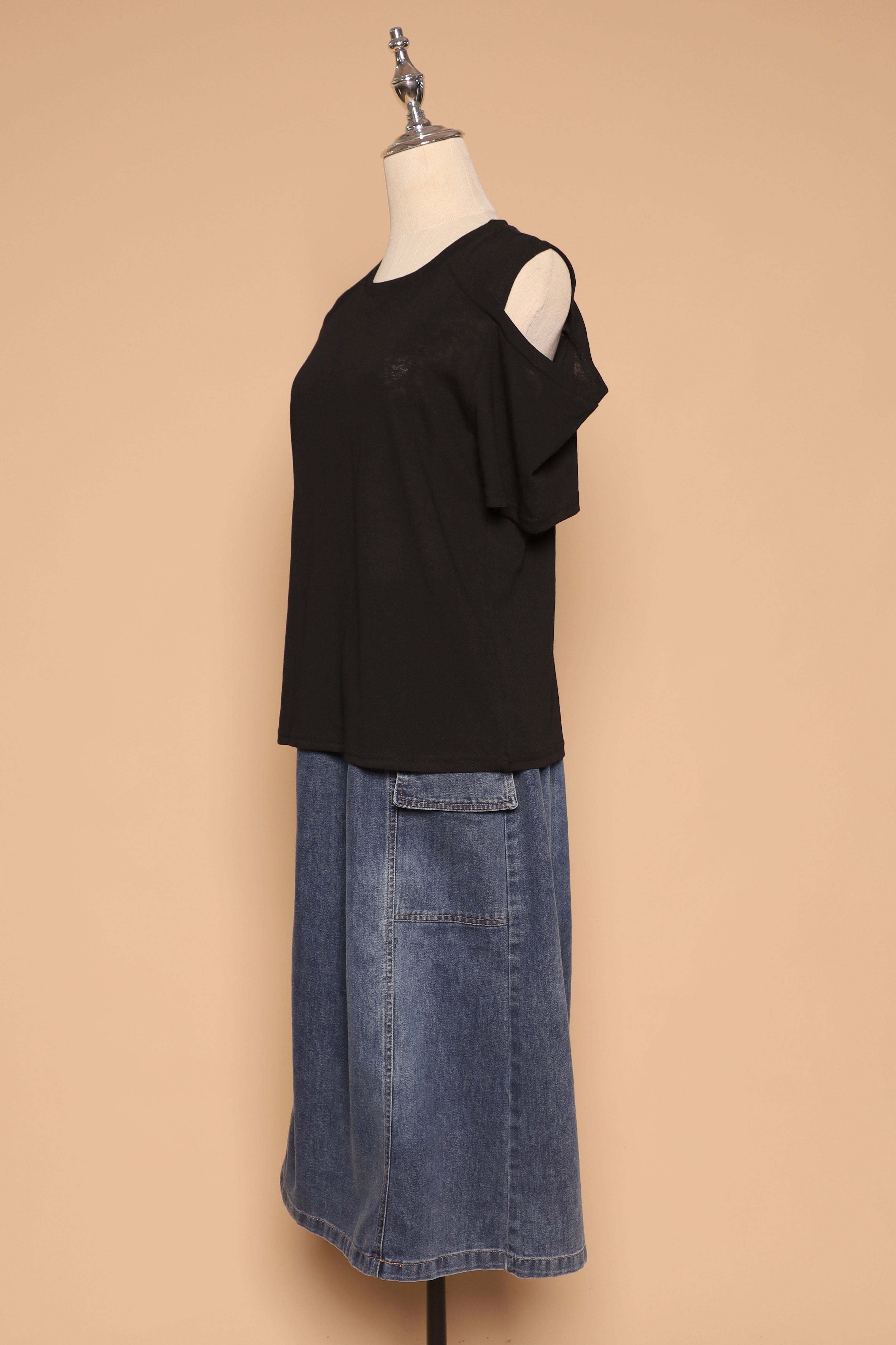 PO - Dew Cold Shoulder Top in Black