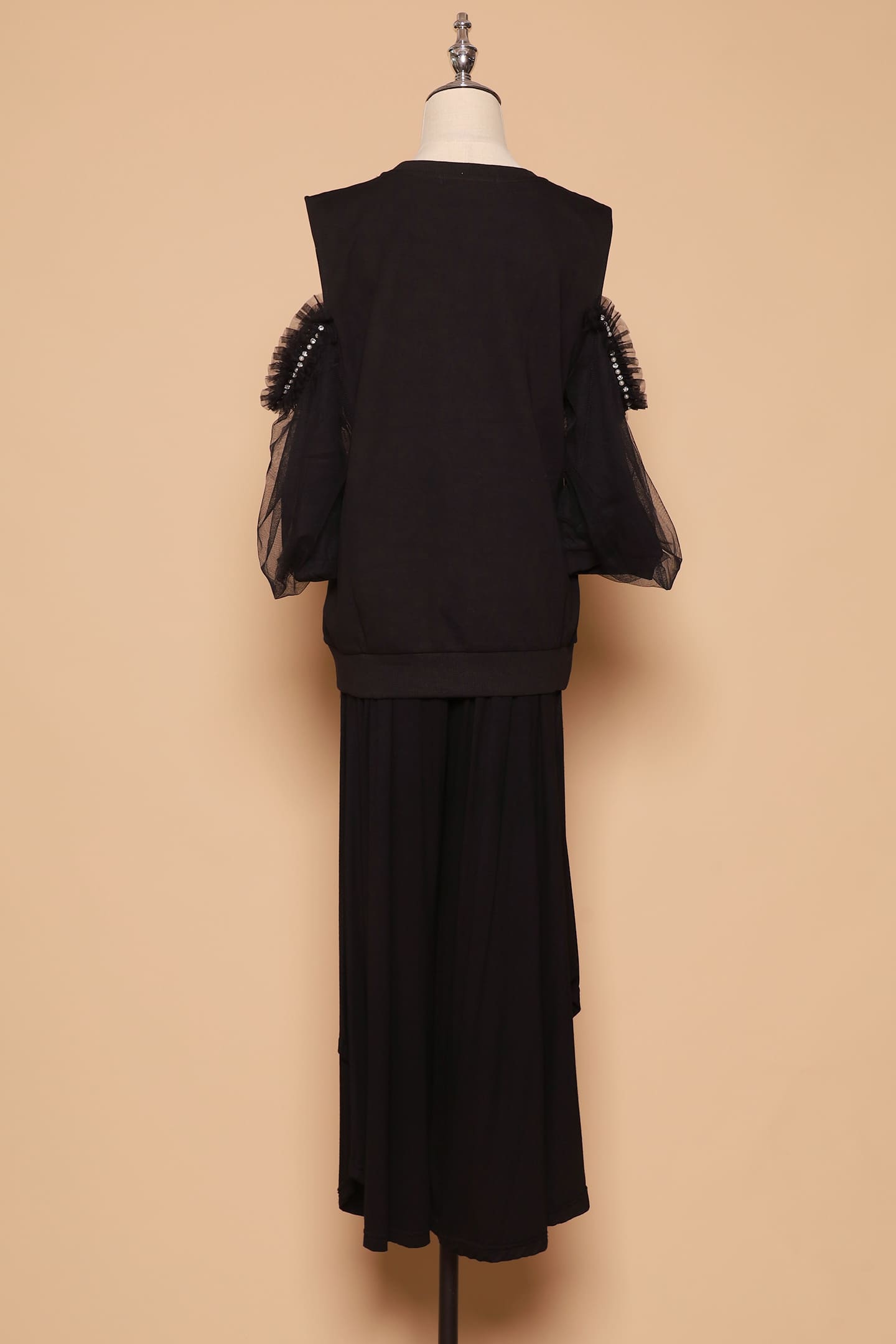 PO - Didi Cold Shoulder Top in Black