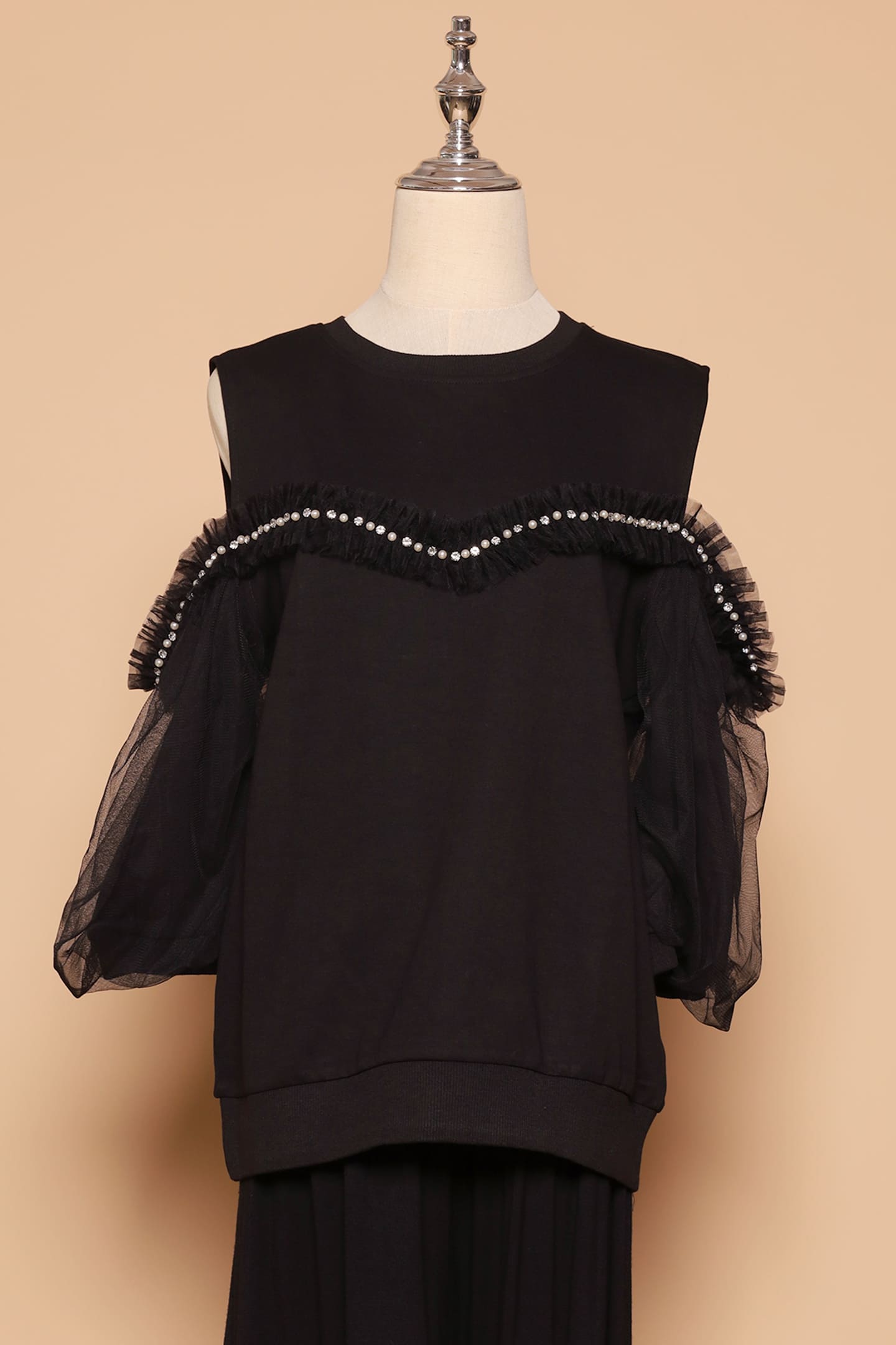 PO - Didi Cold Shoulder Top in Black