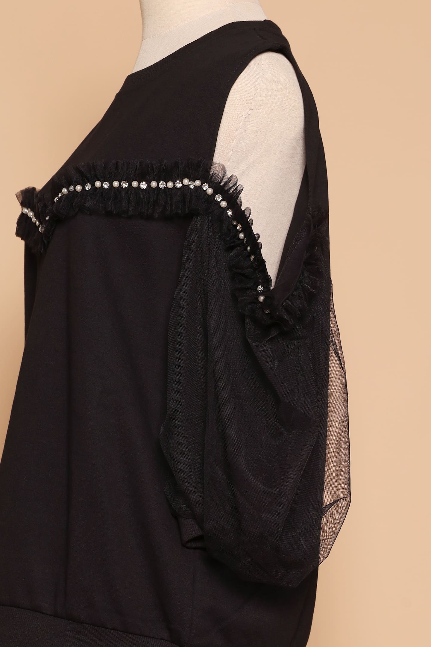 PO - Didi Cold Shoulder Top in Black