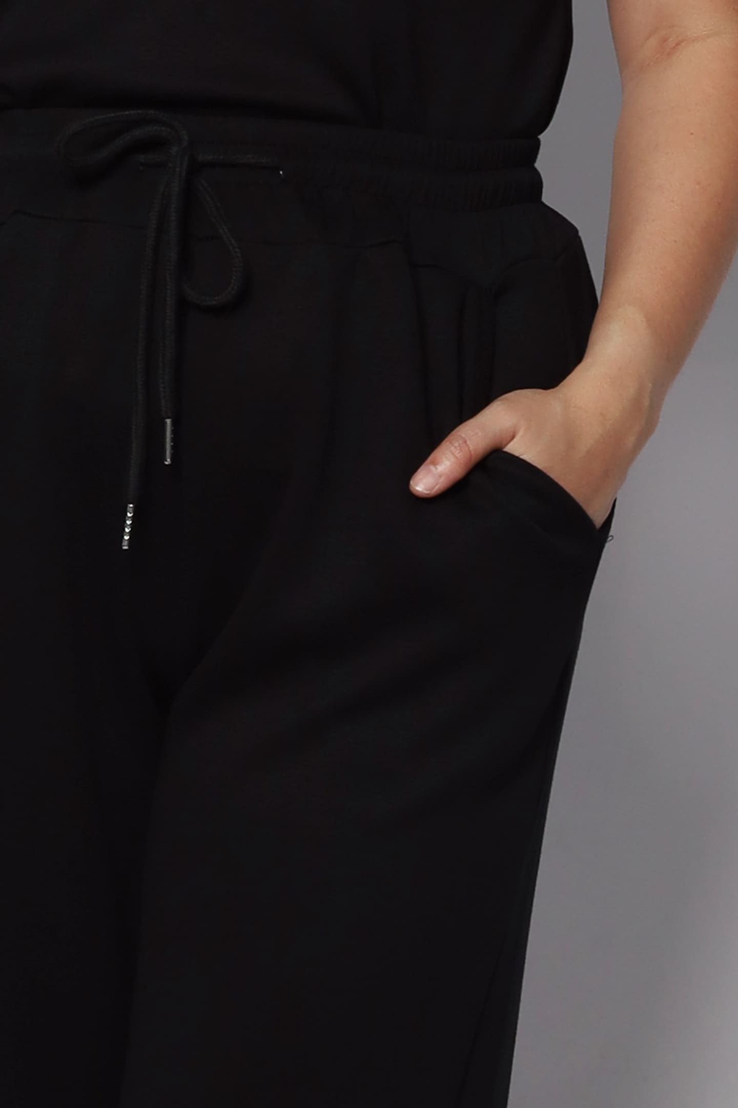 Elite 2 in 1 Top and Pants Set in Black