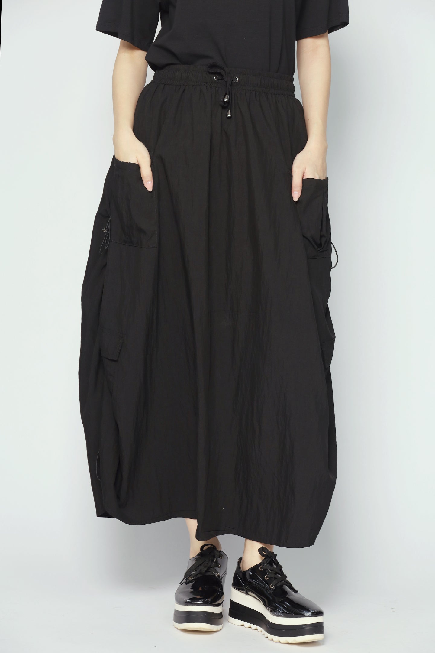 Hyuna Cargo Skirt in Black