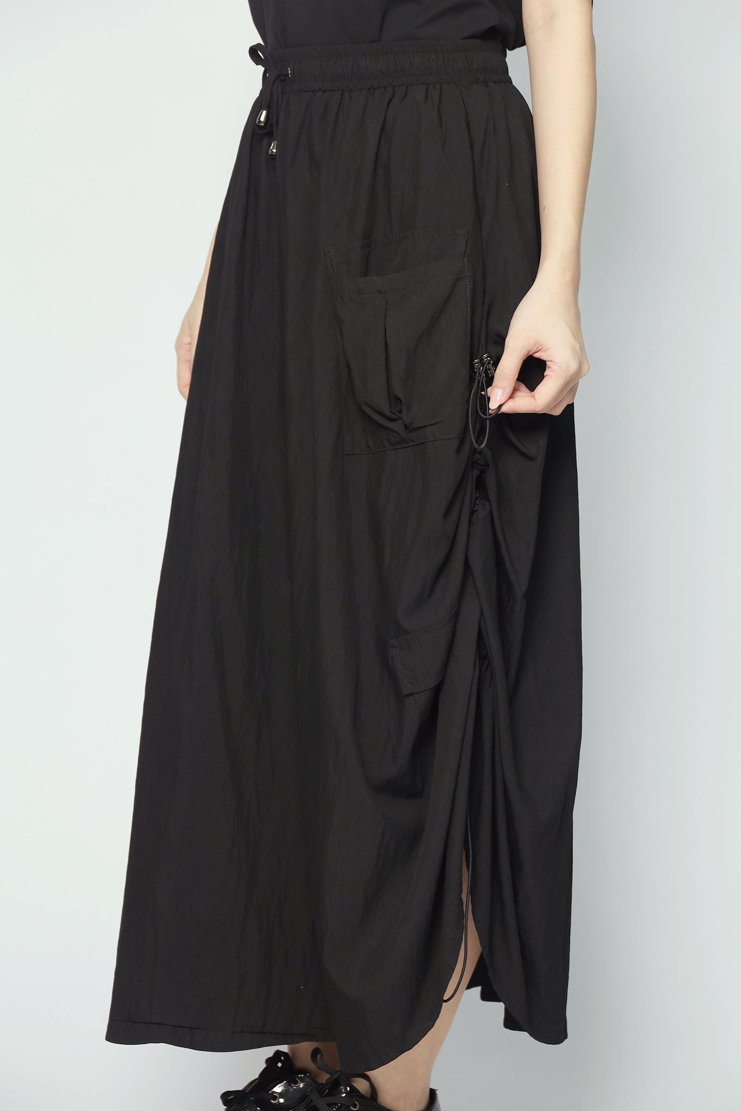 Hyuna Cargo Skirt in Black