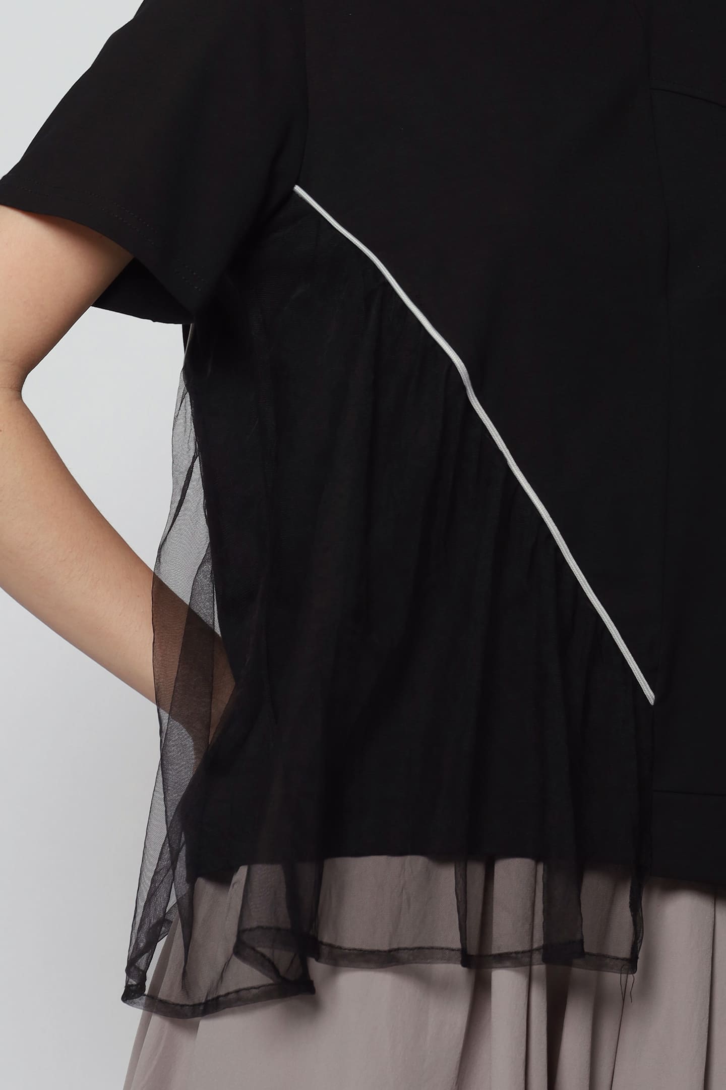 Backorders Handie Pocket Top in Black