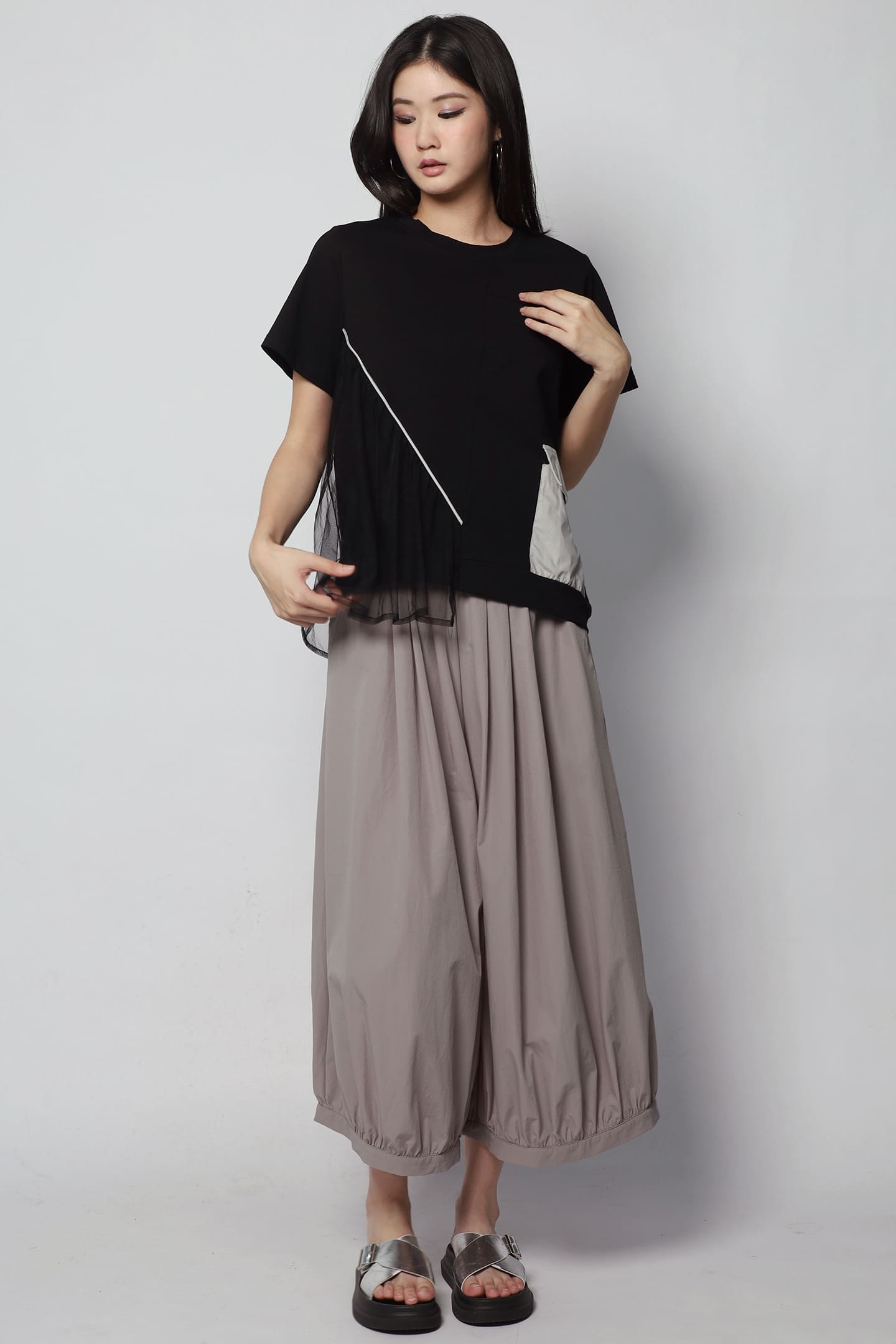 Backorders Handie Pocket Top in Black