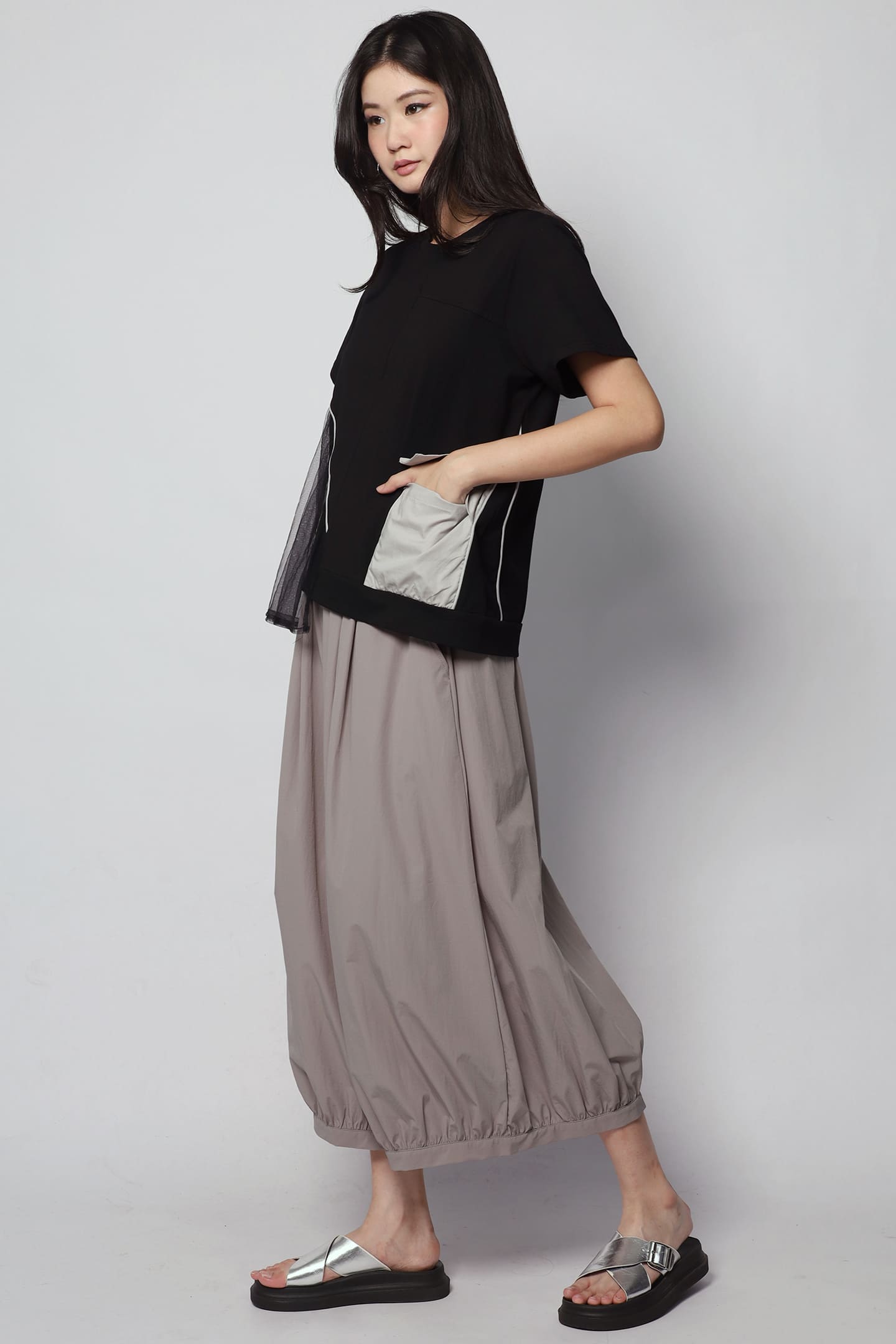 Backorders Handie Pocket Top in Black
