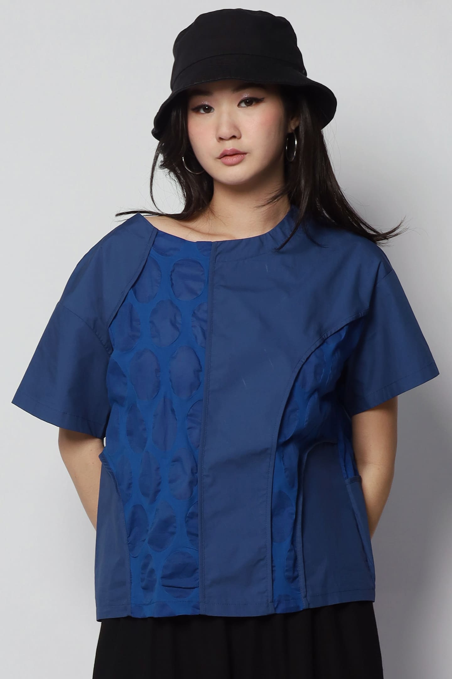 Harn Oval Top in Blue
