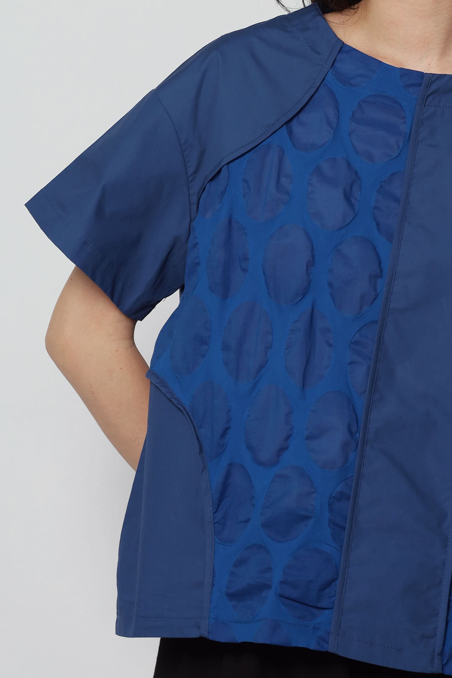 Harn Oval Top in Blue