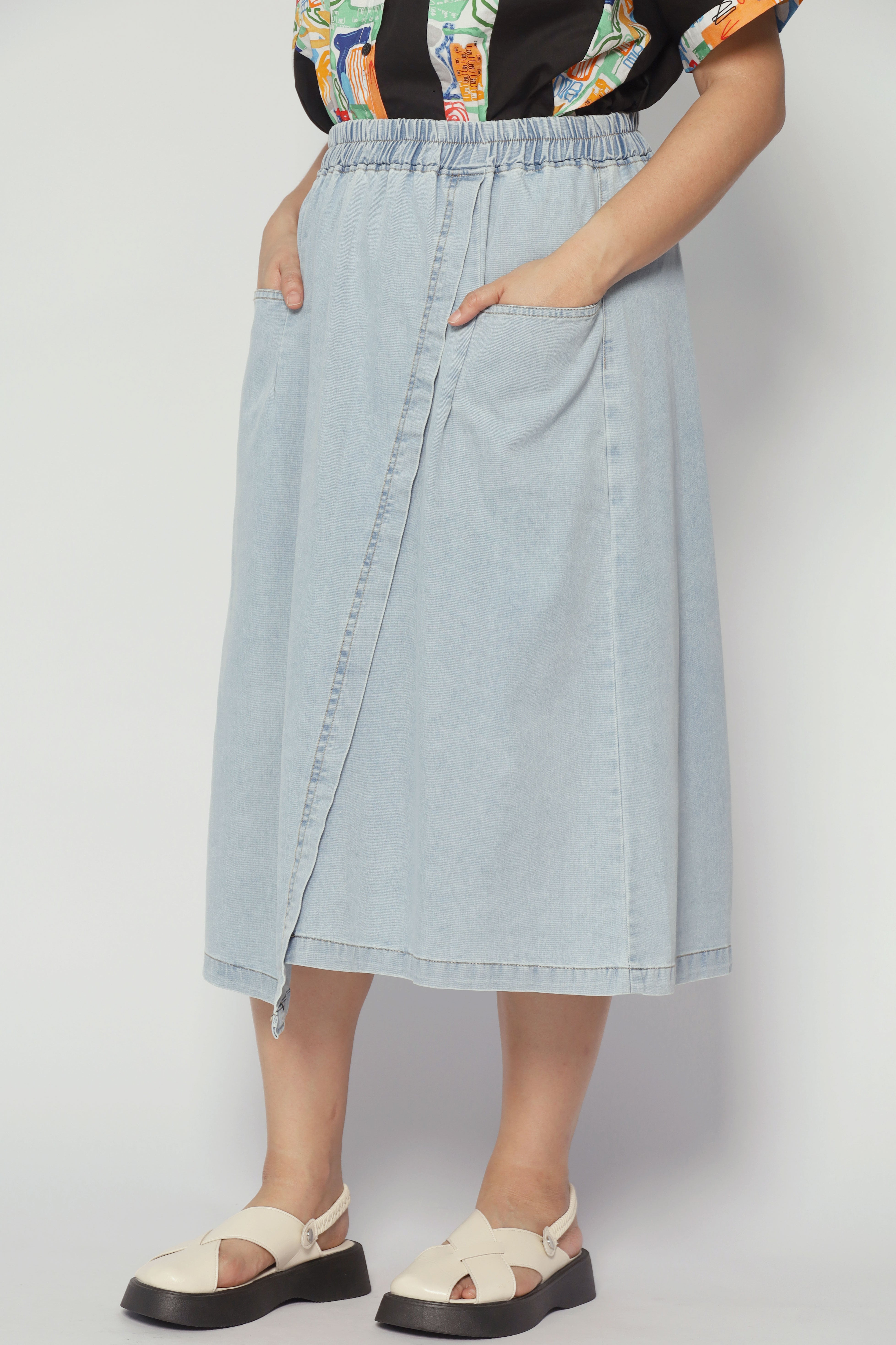 Karla Skirt in Light Blue Denim