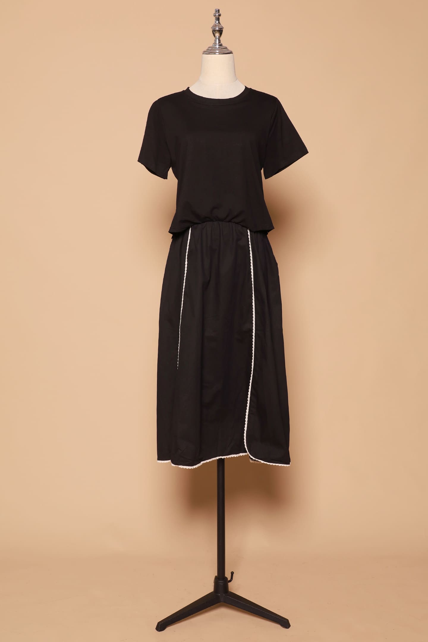 PO - Khai Crochet Trimming Dress in Black