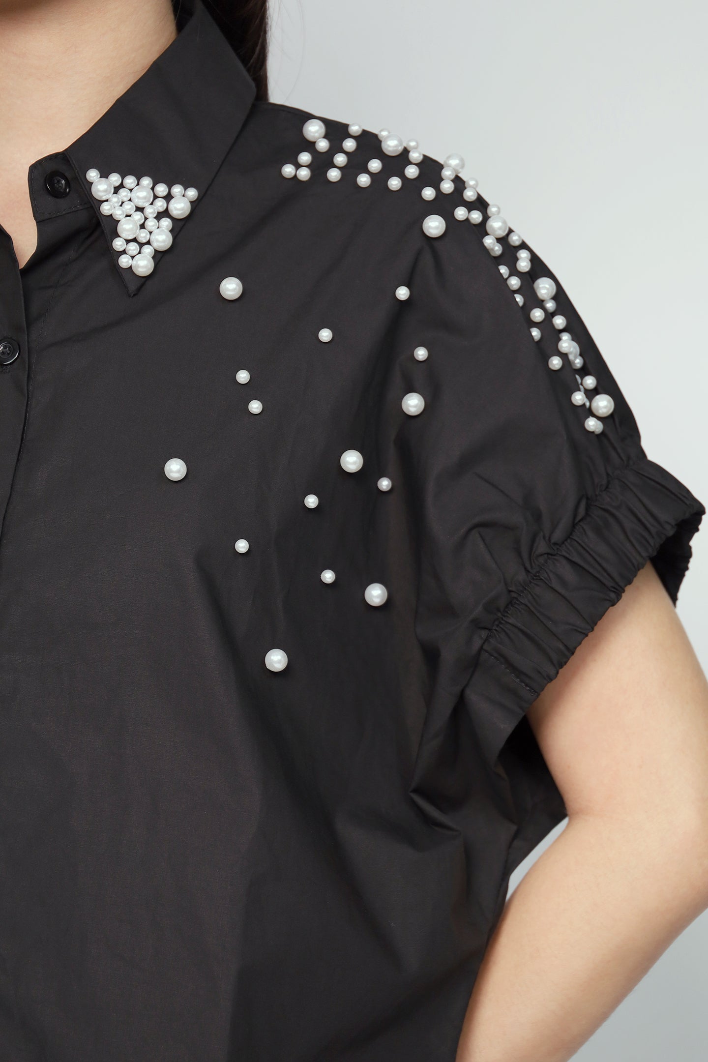 Ling Pearl Top in Black