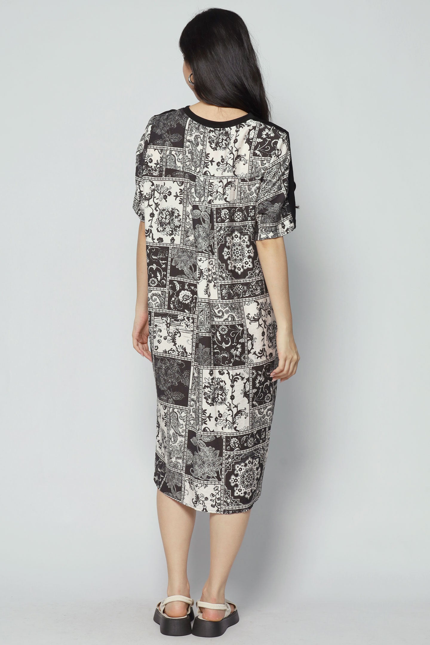 Lee Dress in Monochrome Paisley