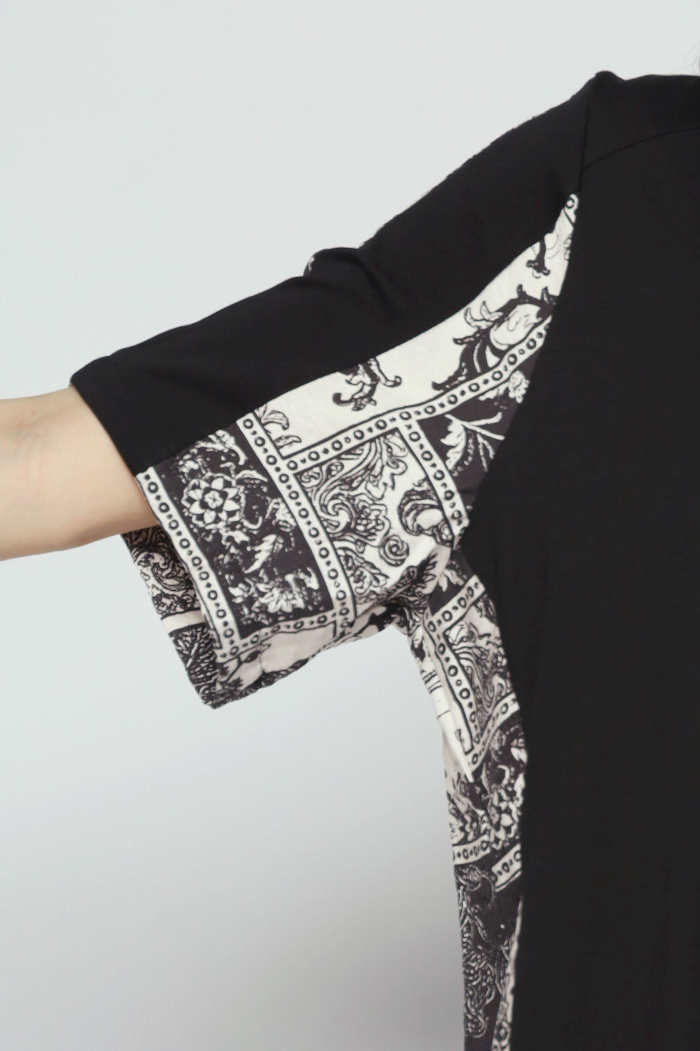 Lee Dress in Monochrome Paisley