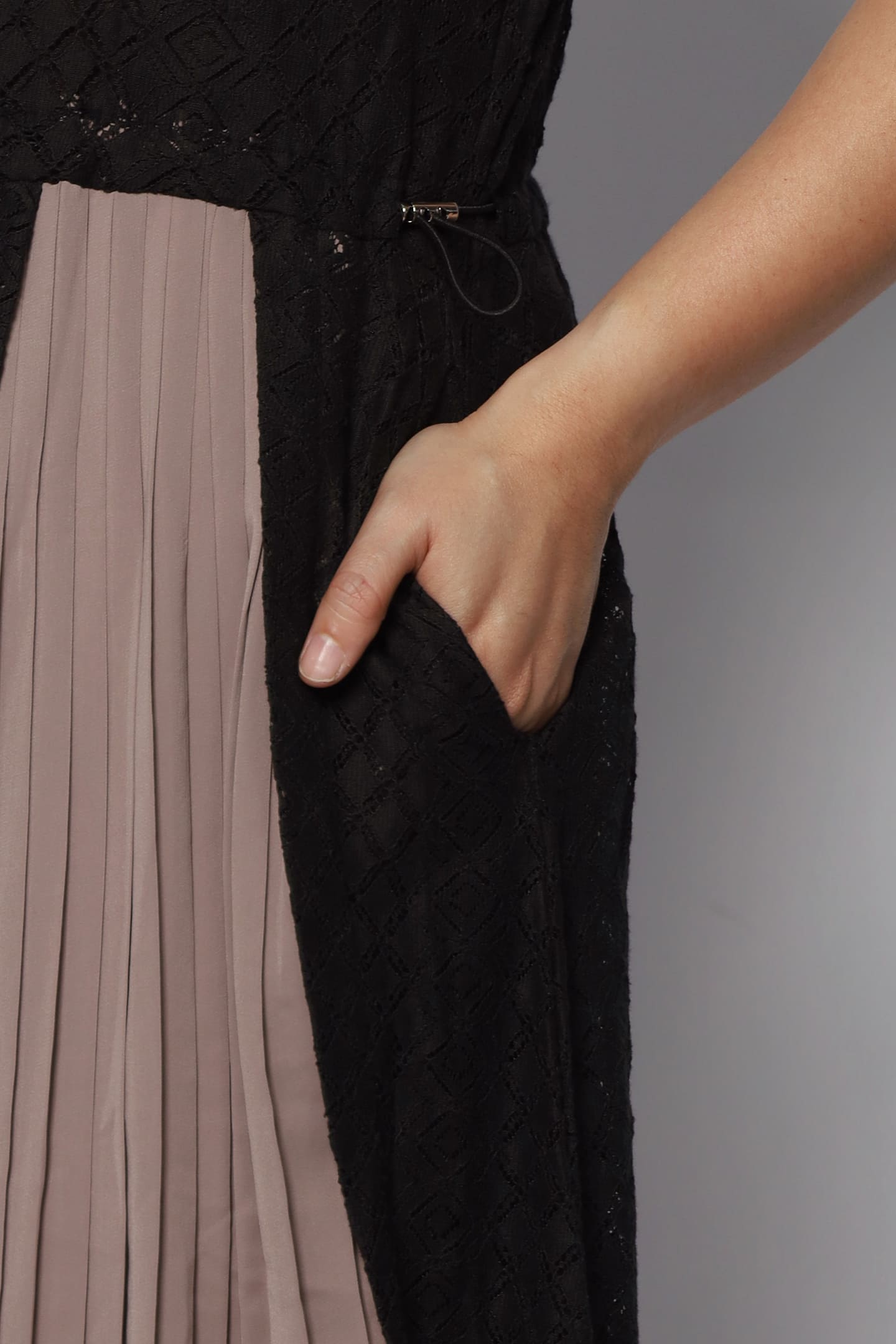 Pearlie Lace Pleated Dress in Black