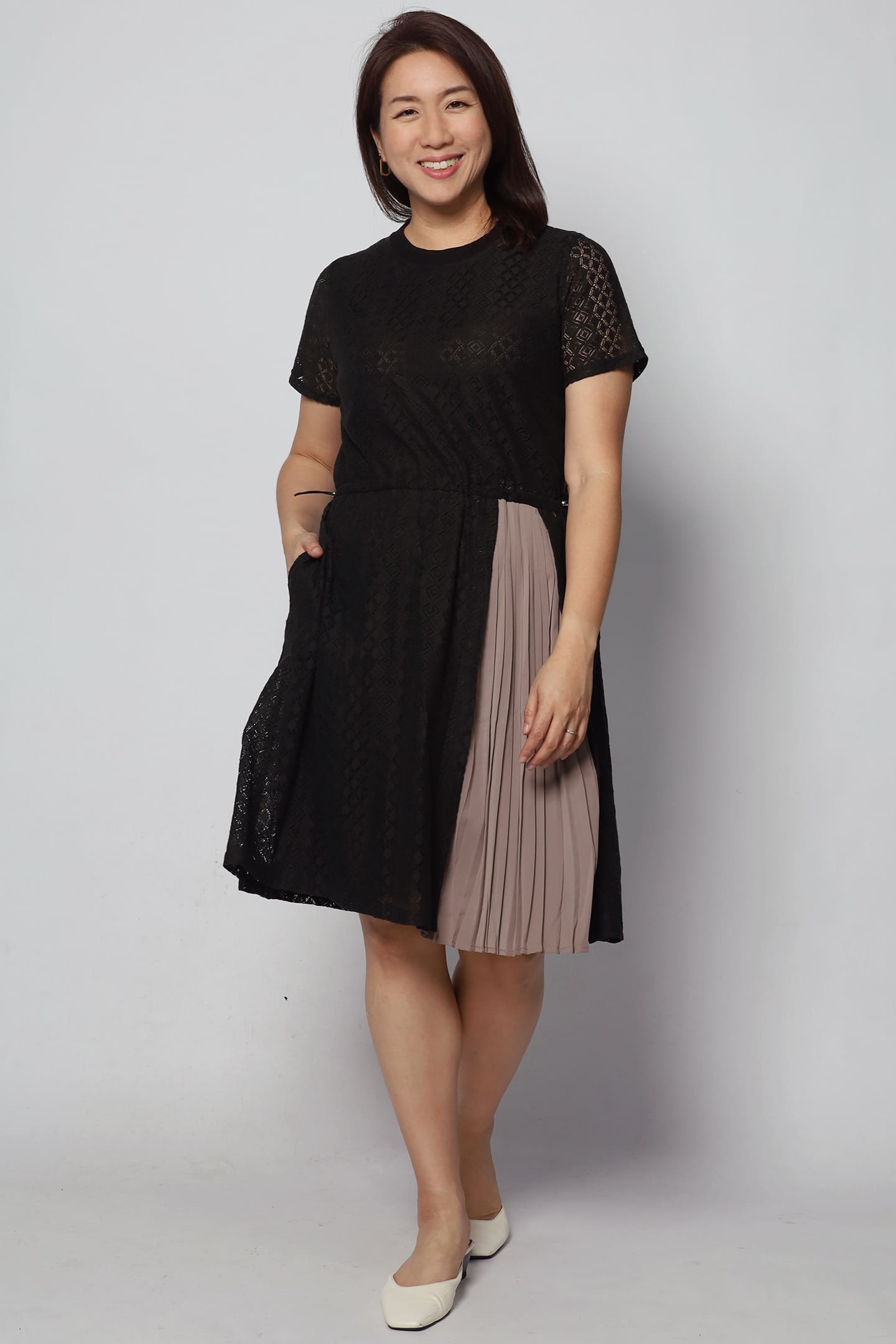Pearlie Lace Pleated Dress in Black