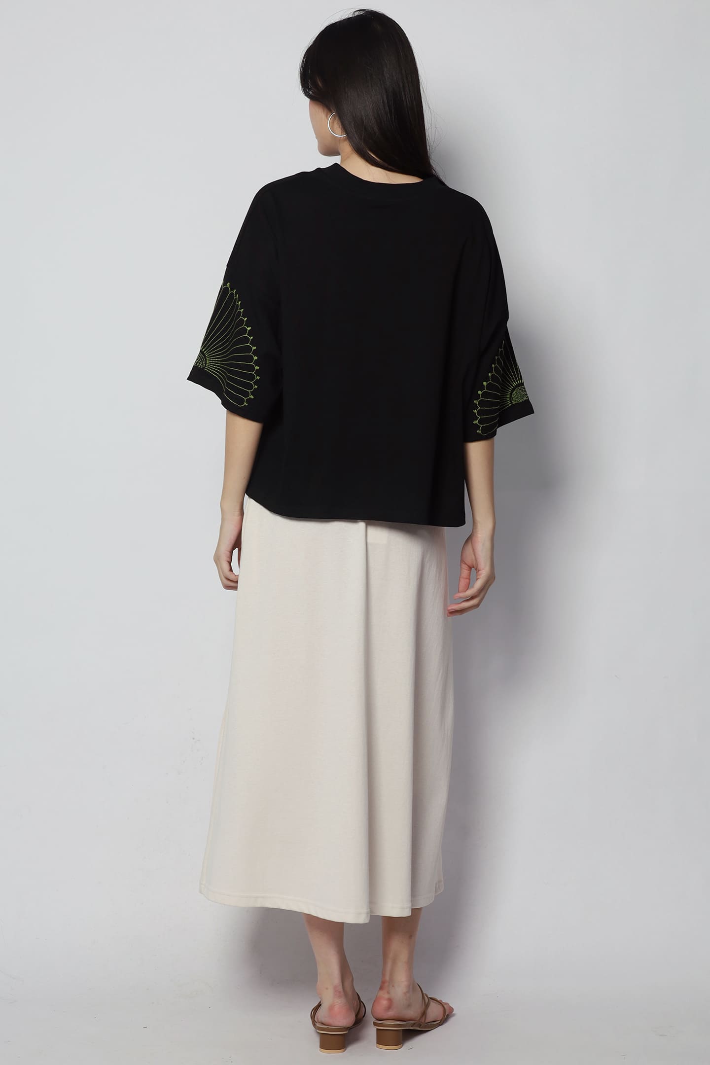 Backorders Peipei Embroidered Sleeves Top in Black