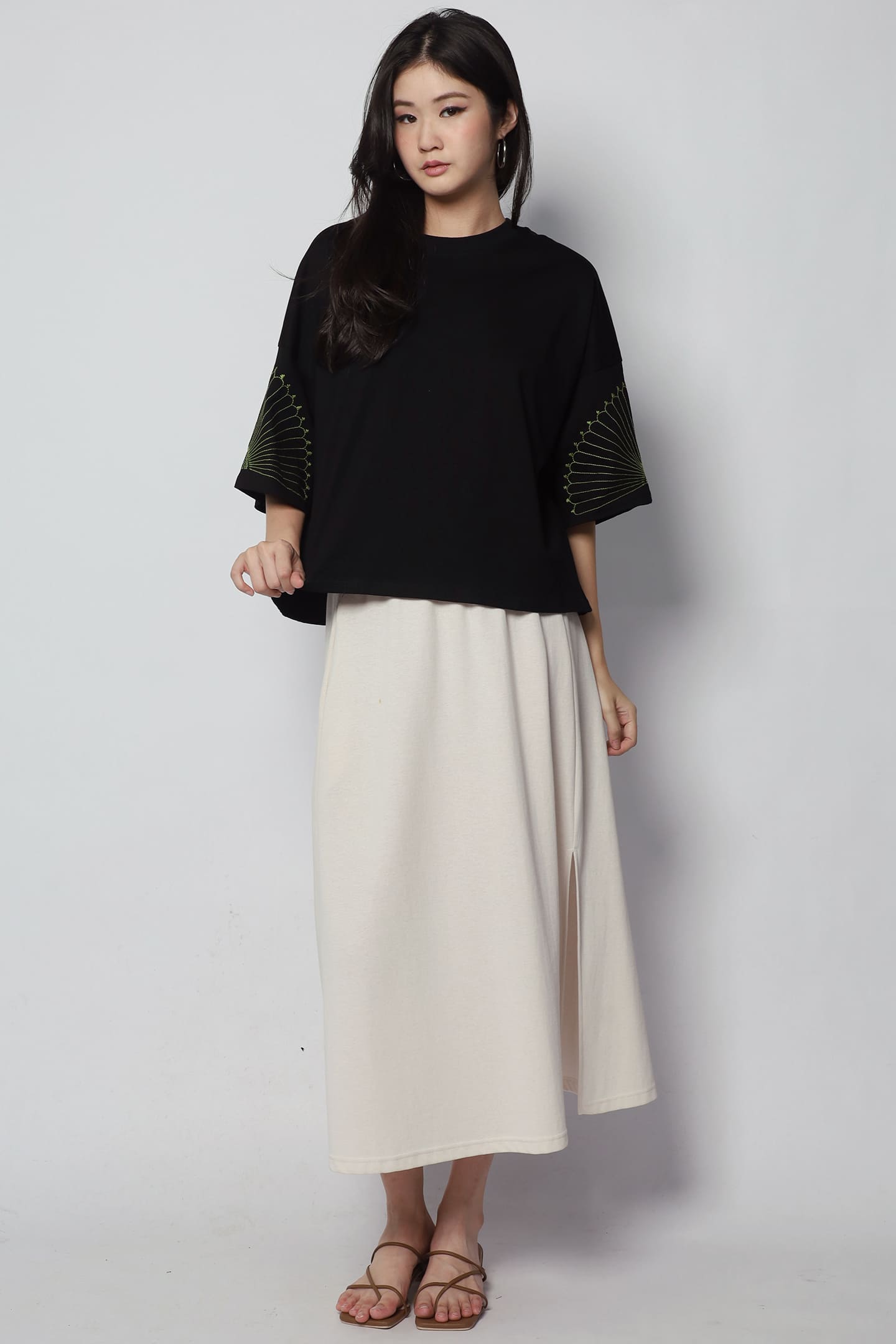 Backorders Peipei Embroidered Sleeves Top in Black