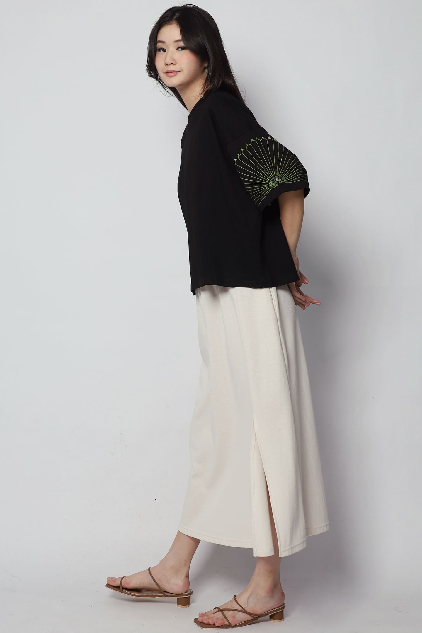 Backorders Peipei Embroidered Sleeves Top in Black