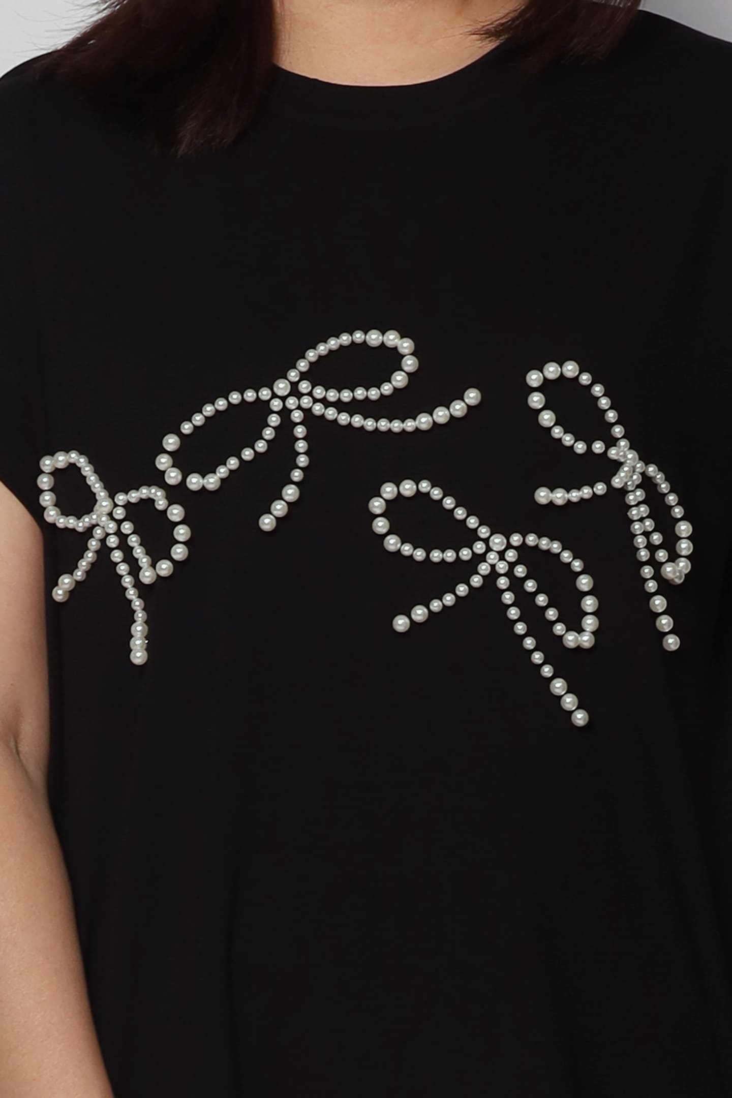 Ribbon Pearl Dress in Black