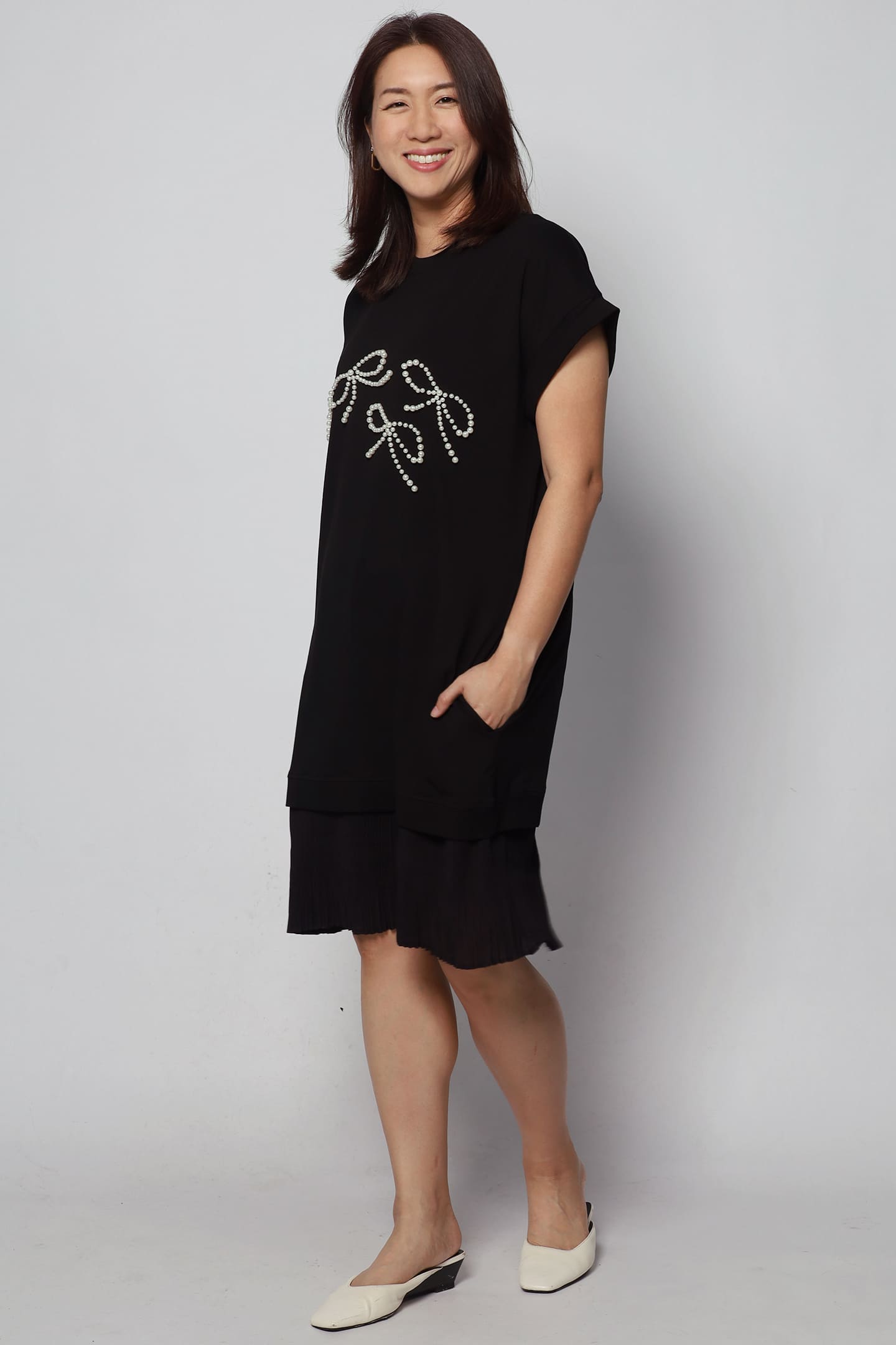 Ribbon Pearl Dress in Black