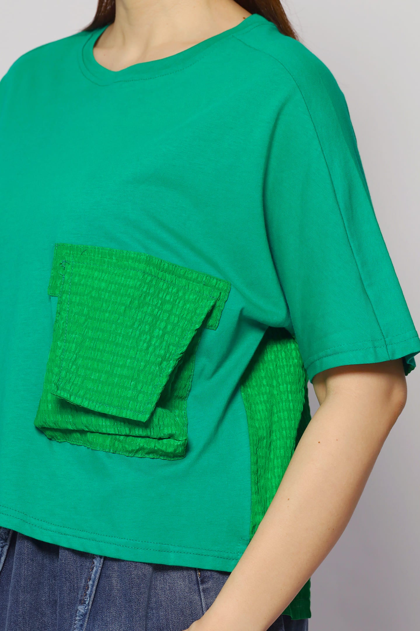 Roon Pocket Top in Green