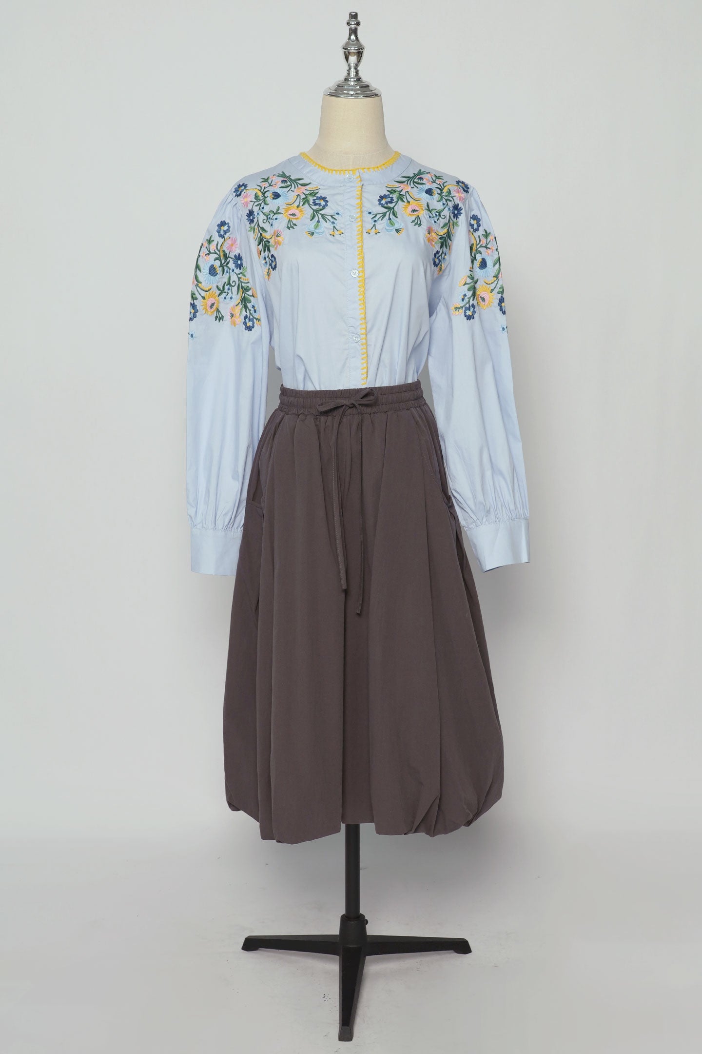 PO - Vanda Floral Embroidery Top