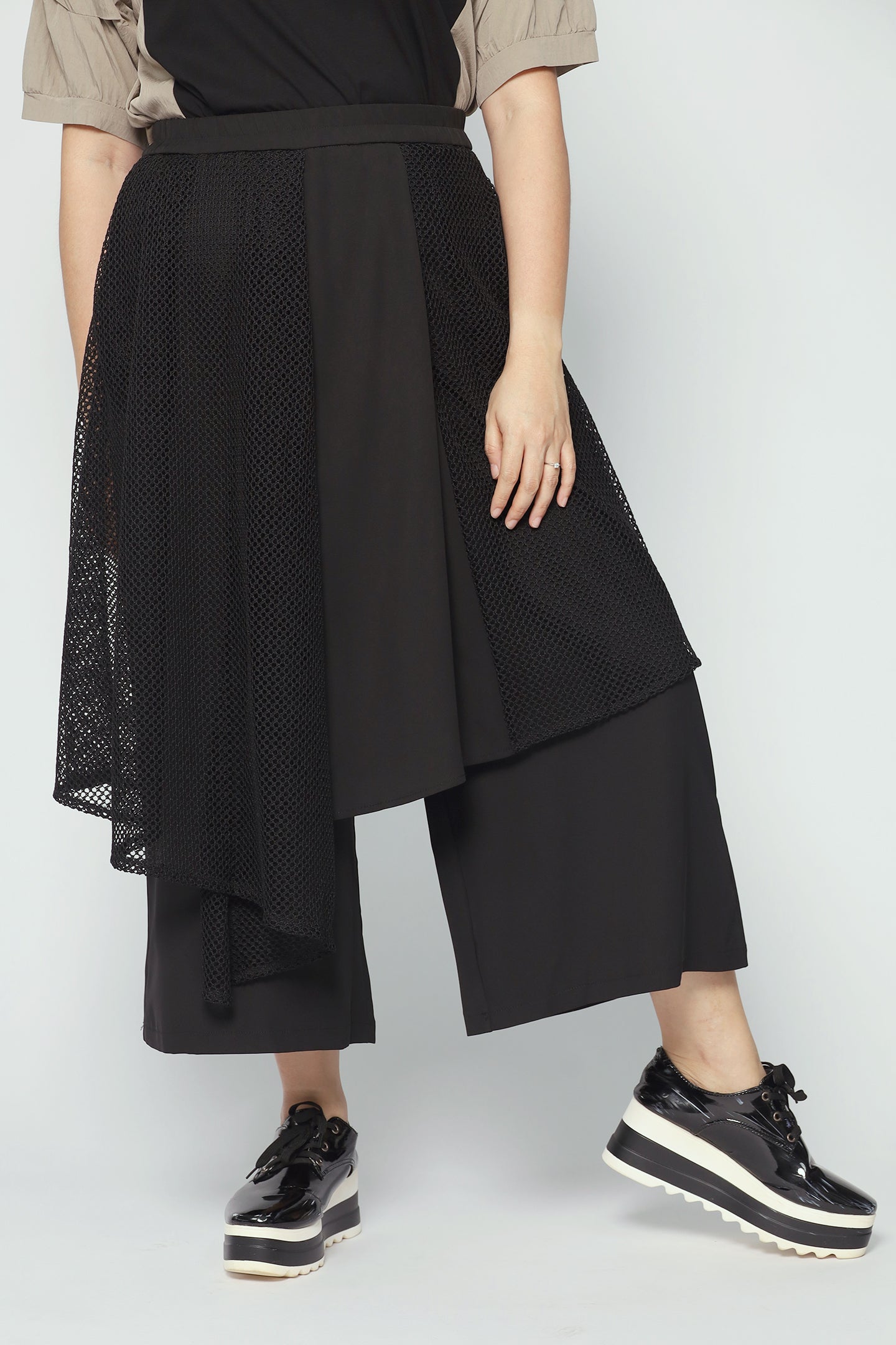 Backorders Vick Netted Culottes in Black
