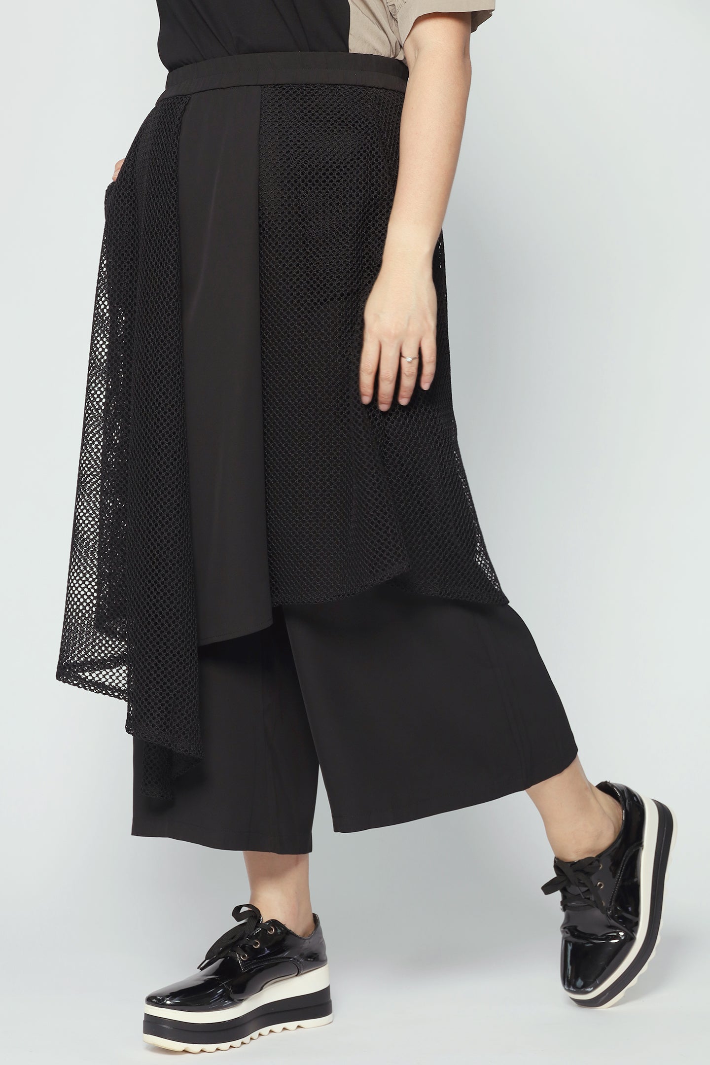Backorders Vick Netted Culottes in Black