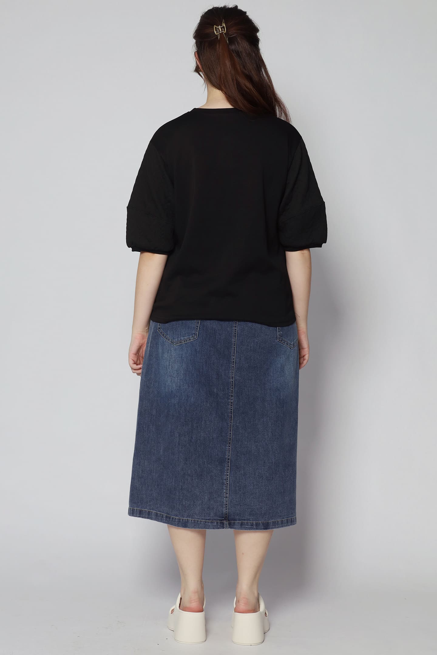Backorders Yuan Embossed Sleeves Top in Black