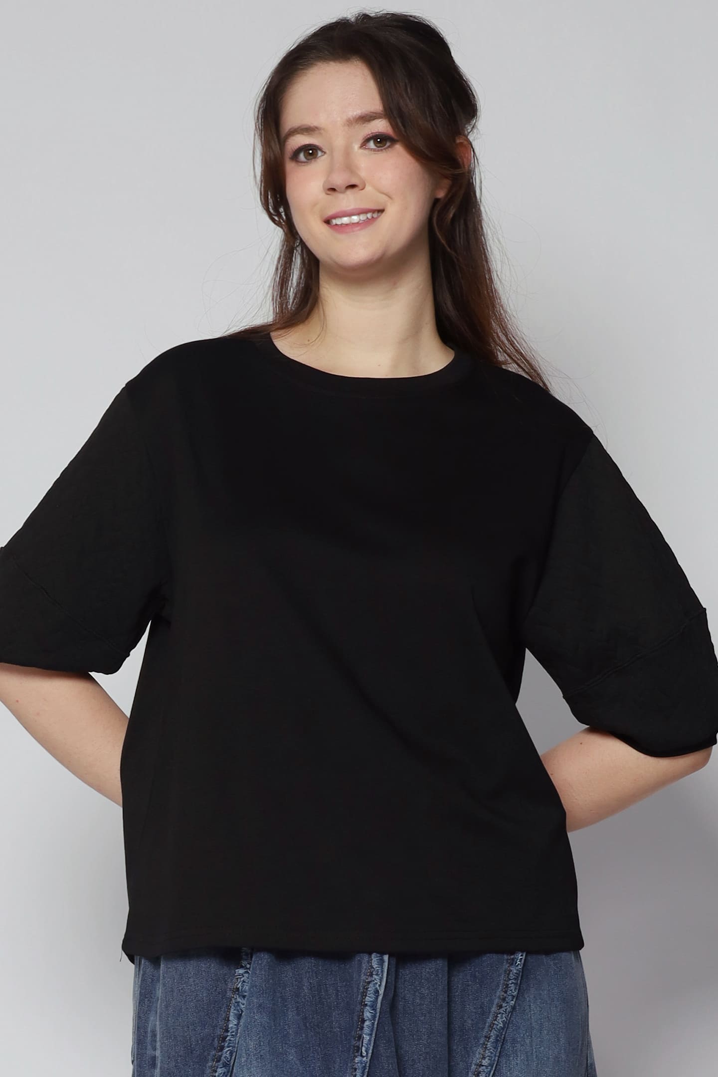 Backorders Yuan Embossed Sleeves Top in Black