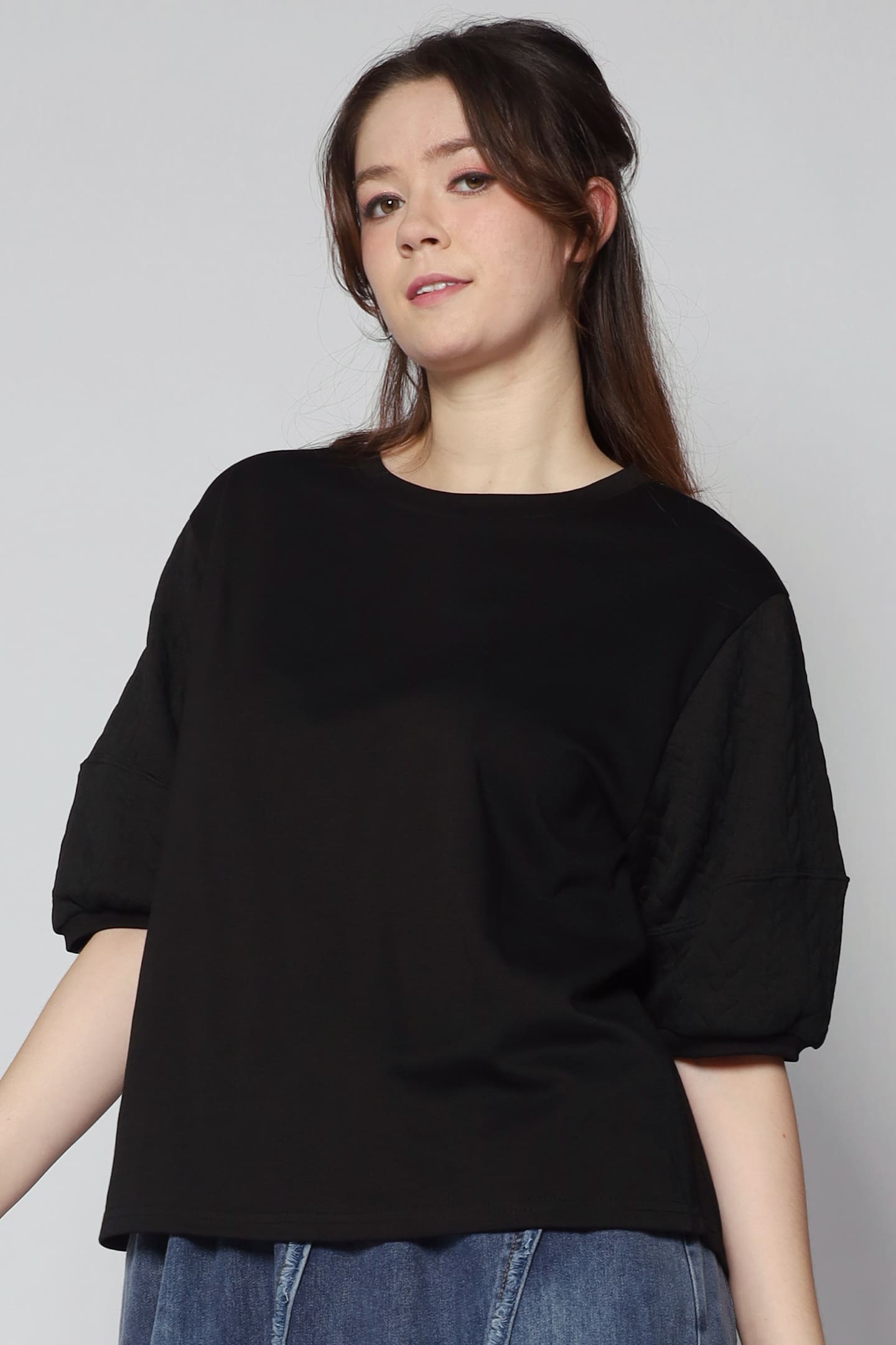 Backorders Yuan Embossed Sleeves Top in Black