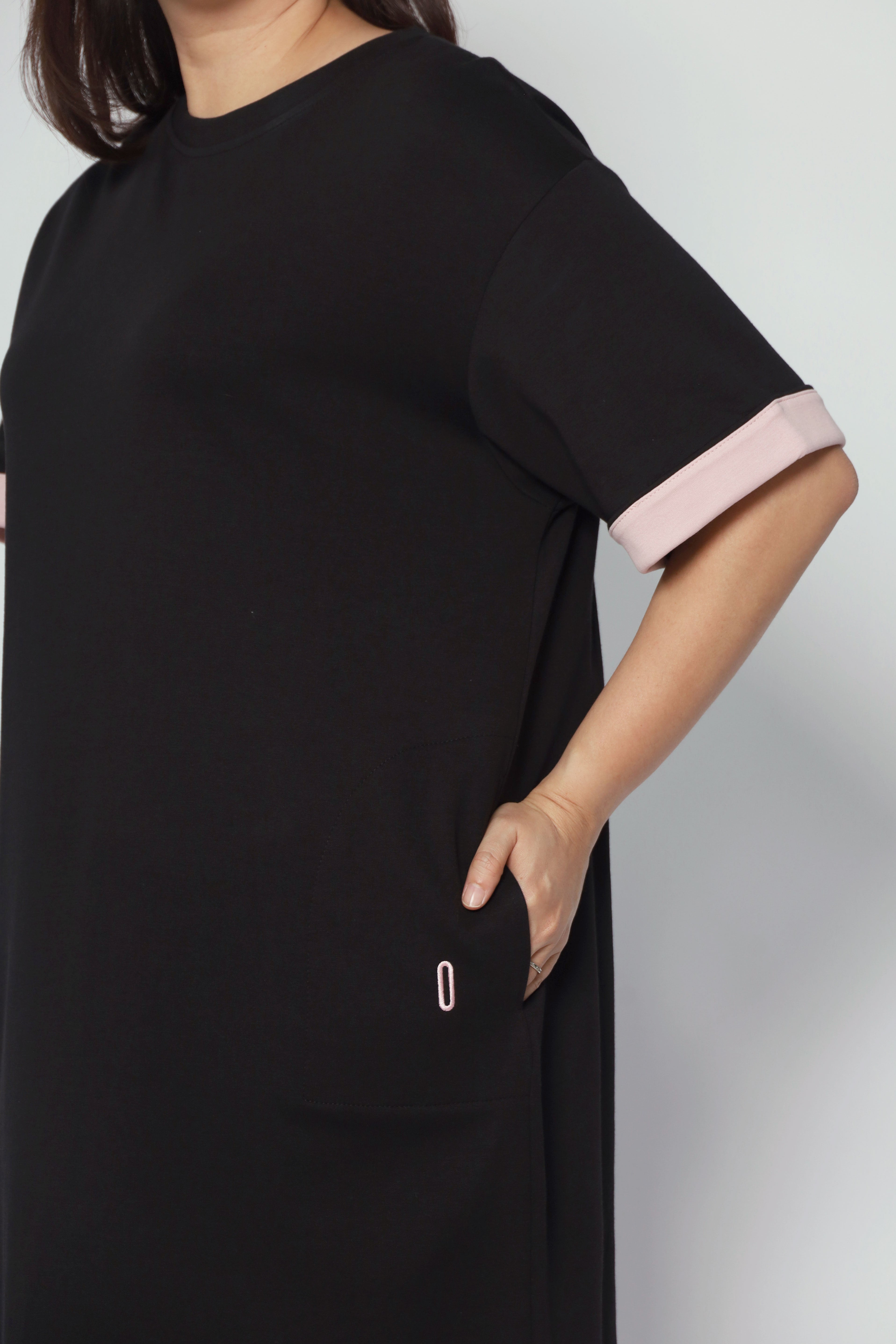 Backorder Zaria Contrast Sleeves Dress