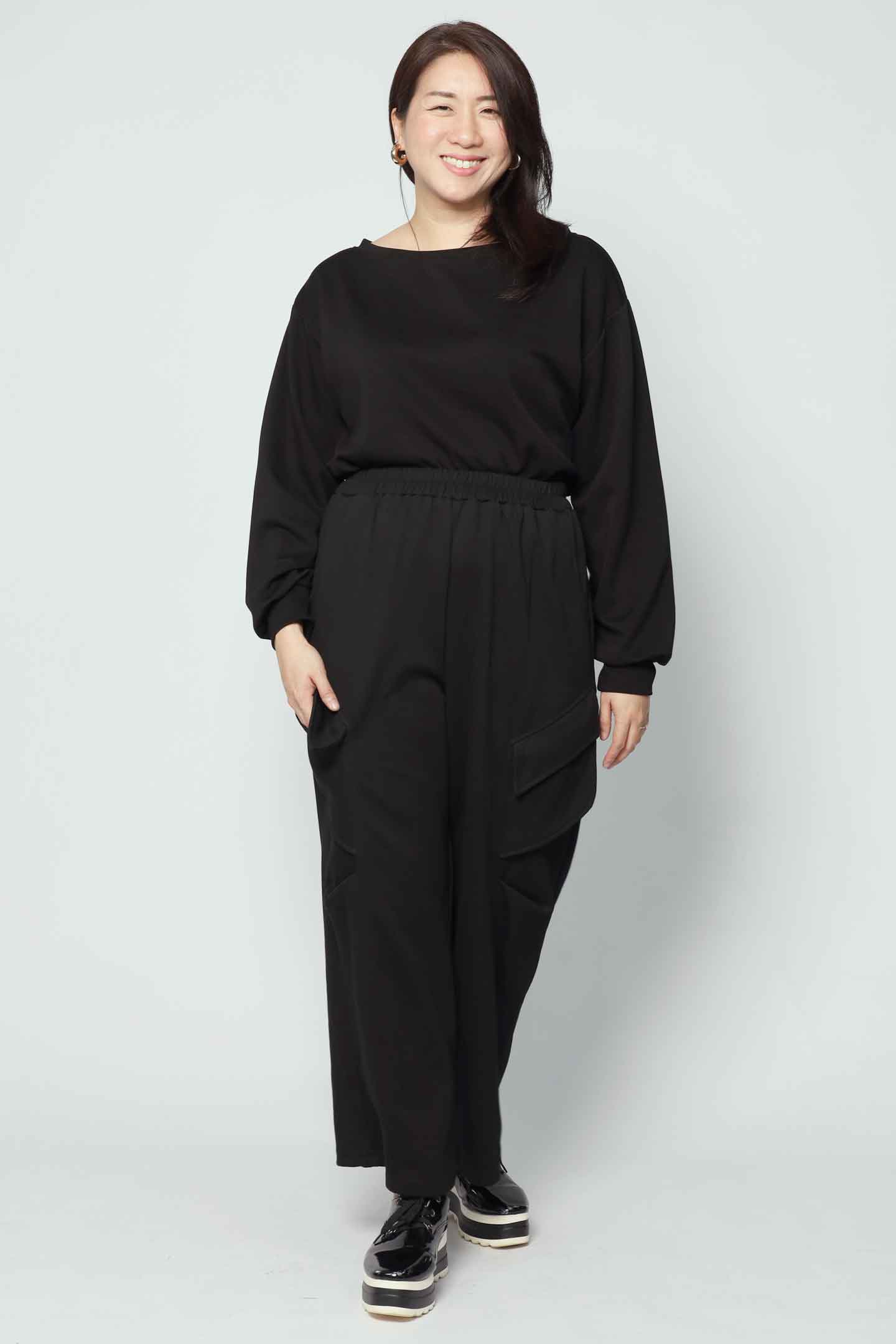 Aero Cargo Pants in Black