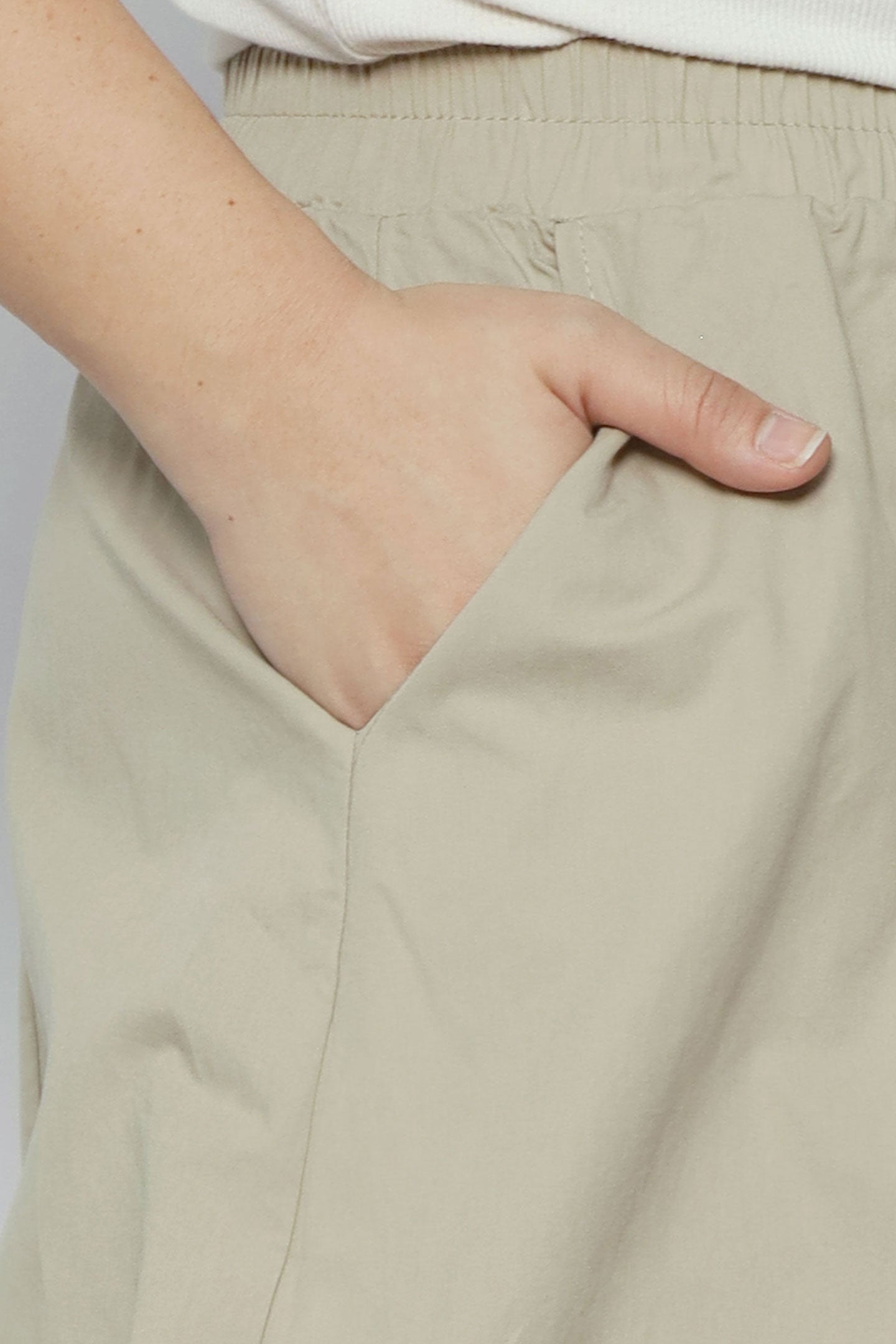 Ash Pants in Khaki